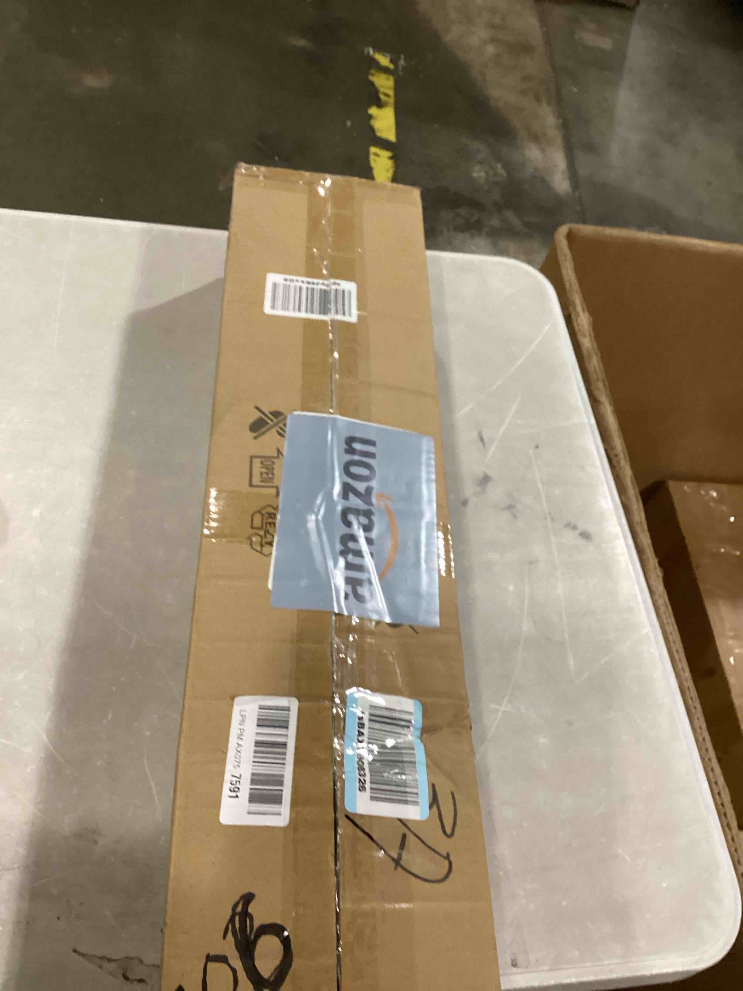 https://s3.amazonaws.com/lotting-images-prod/bidfta/RED6686405_1733162853034.jpeg