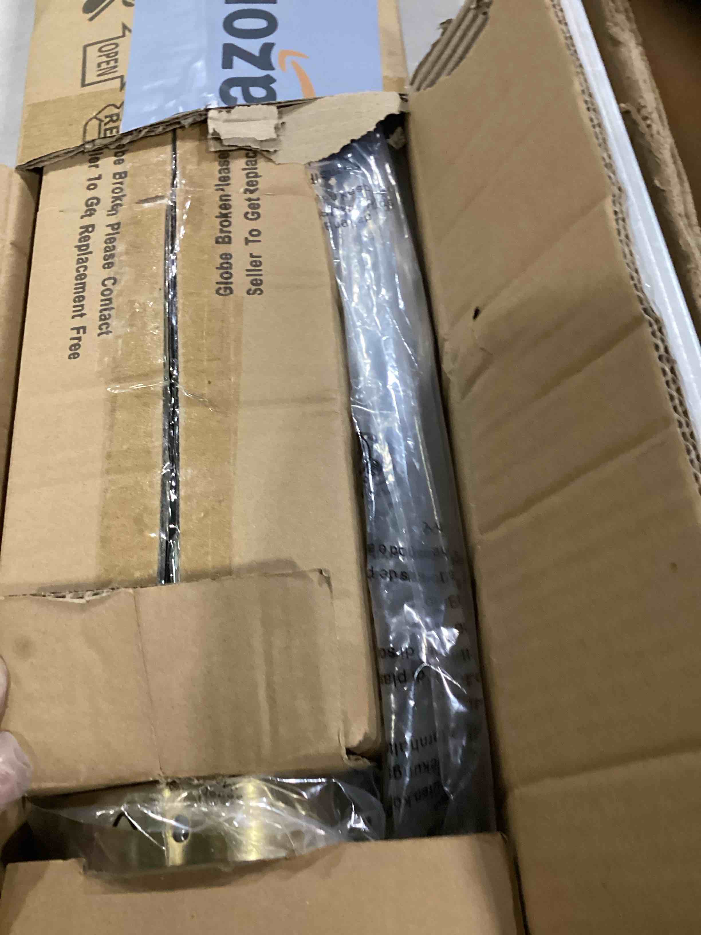 https://s3.amazonaws.com/lotting-images-prod/bidfta/RED6686405_1733162889880.jpeg