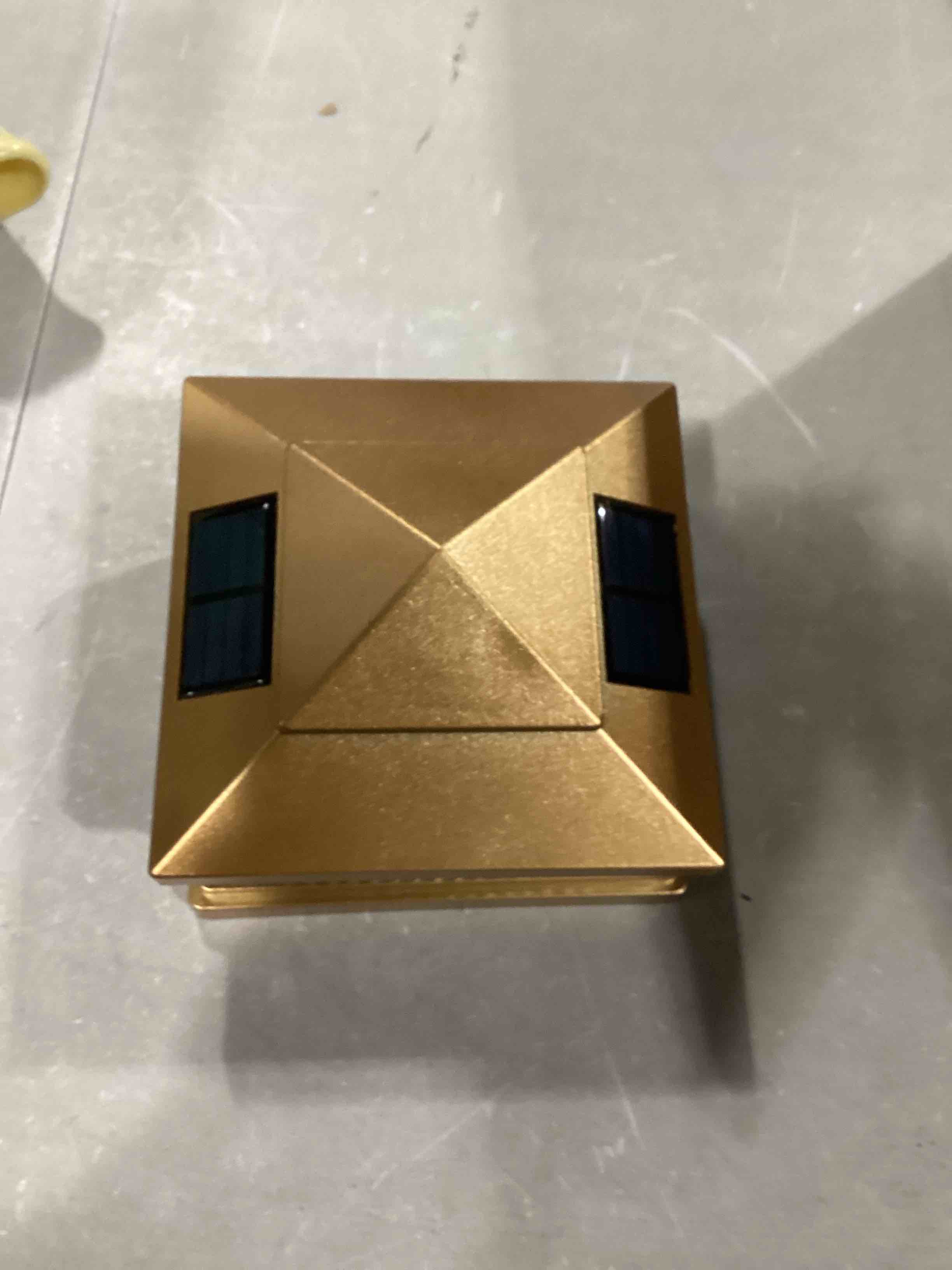 https://s3.amazonaws.com/lotting-images-prod/bidfta/RED6686457_1733229604632.jpeg