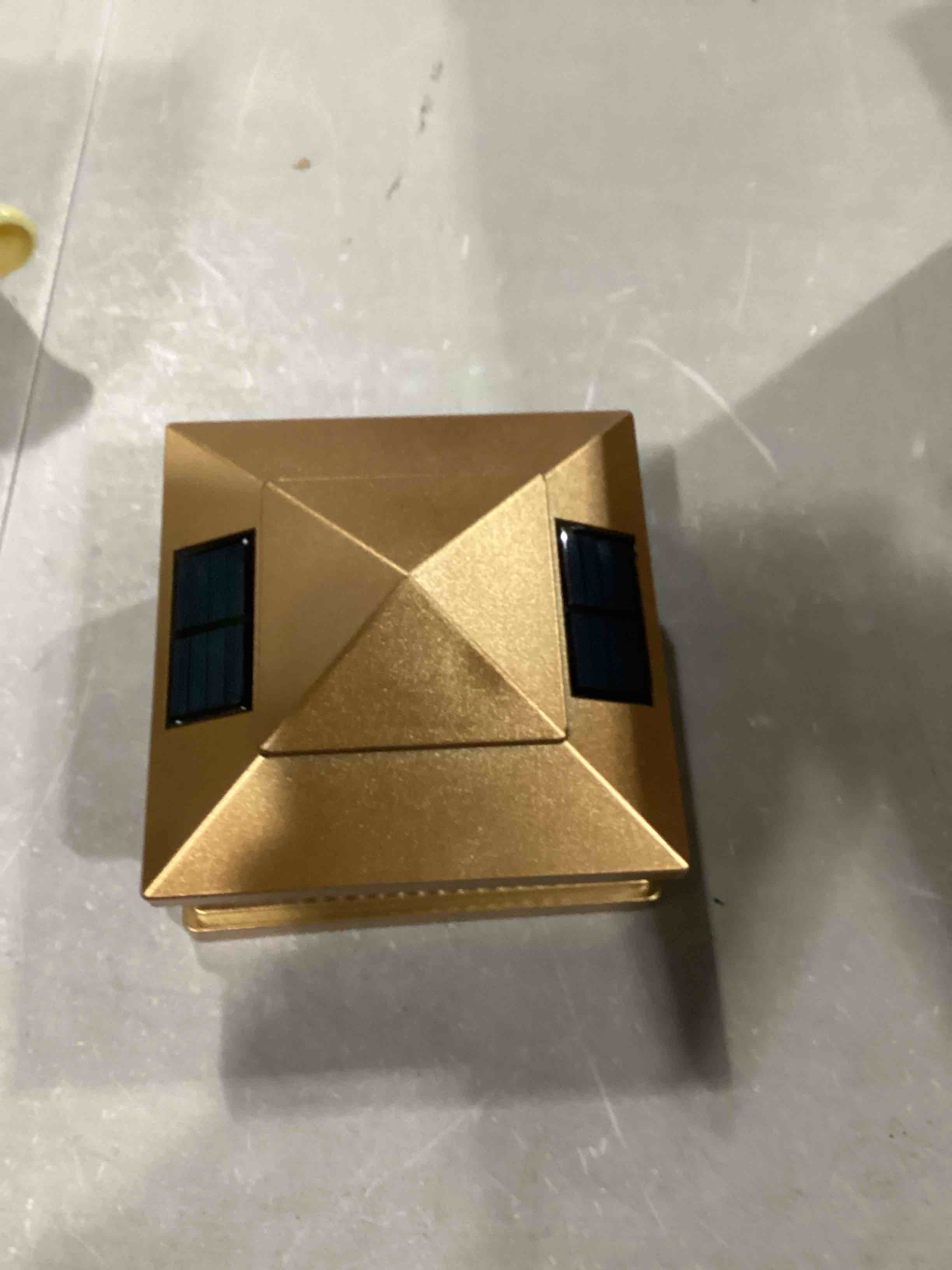 https://s3.amazonaws.com/lotting-images-prod/bidfta/RED6686457_1733229605512.jpeg
