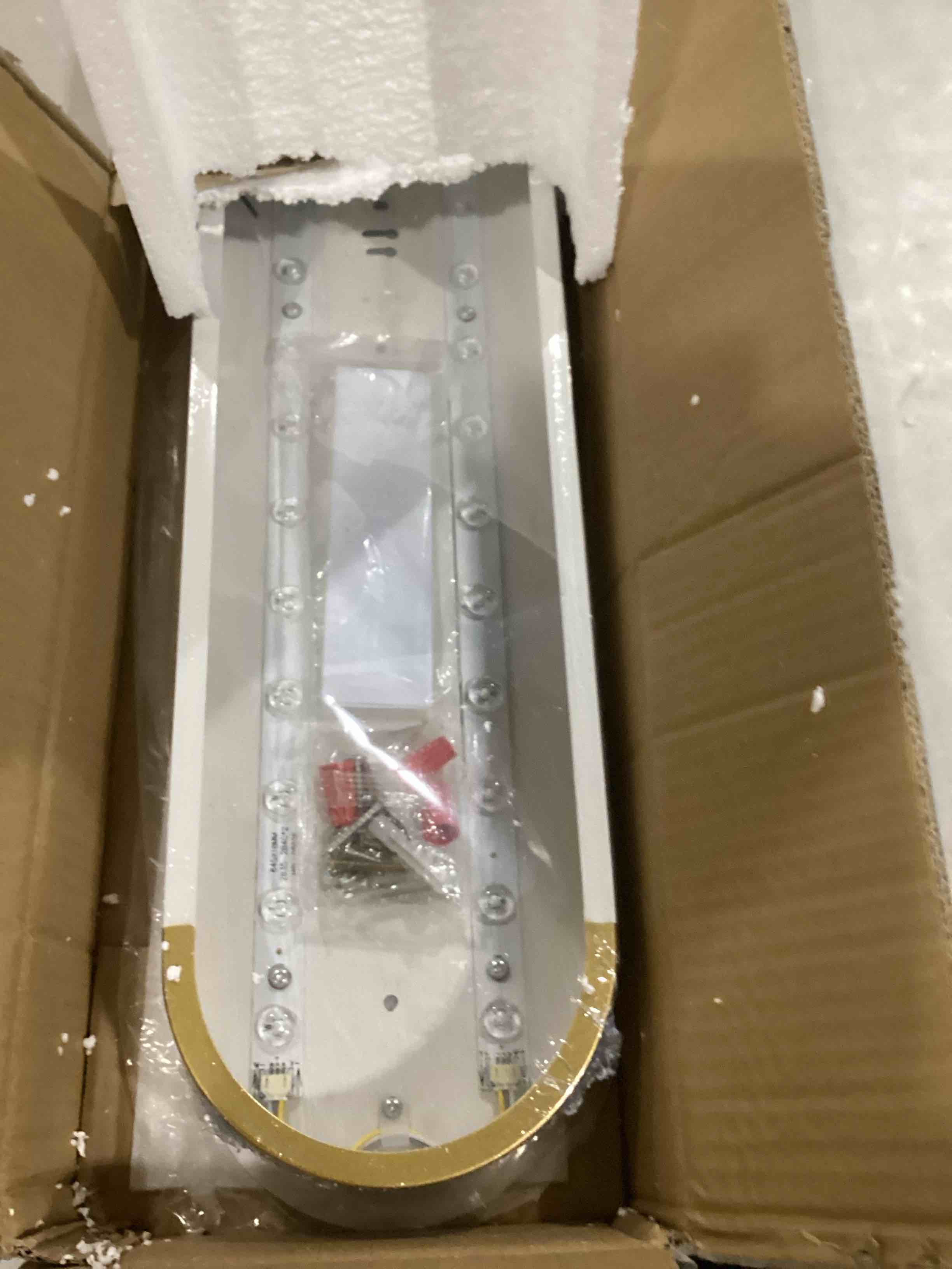 https://s3.amazonaws.com/lotting-images-prod/bidfta/RED6686459_1733230333070.jpeg