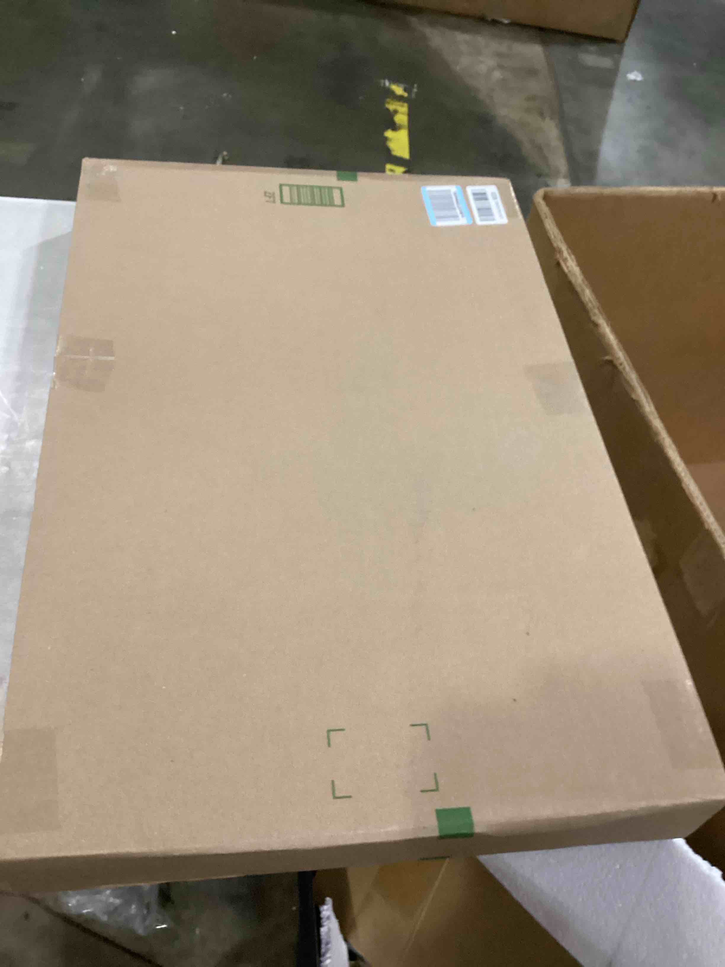 https://s3.amazonaws.com/lotting-images-prod/bidfta/RED6686483_1733233777459.jpeg