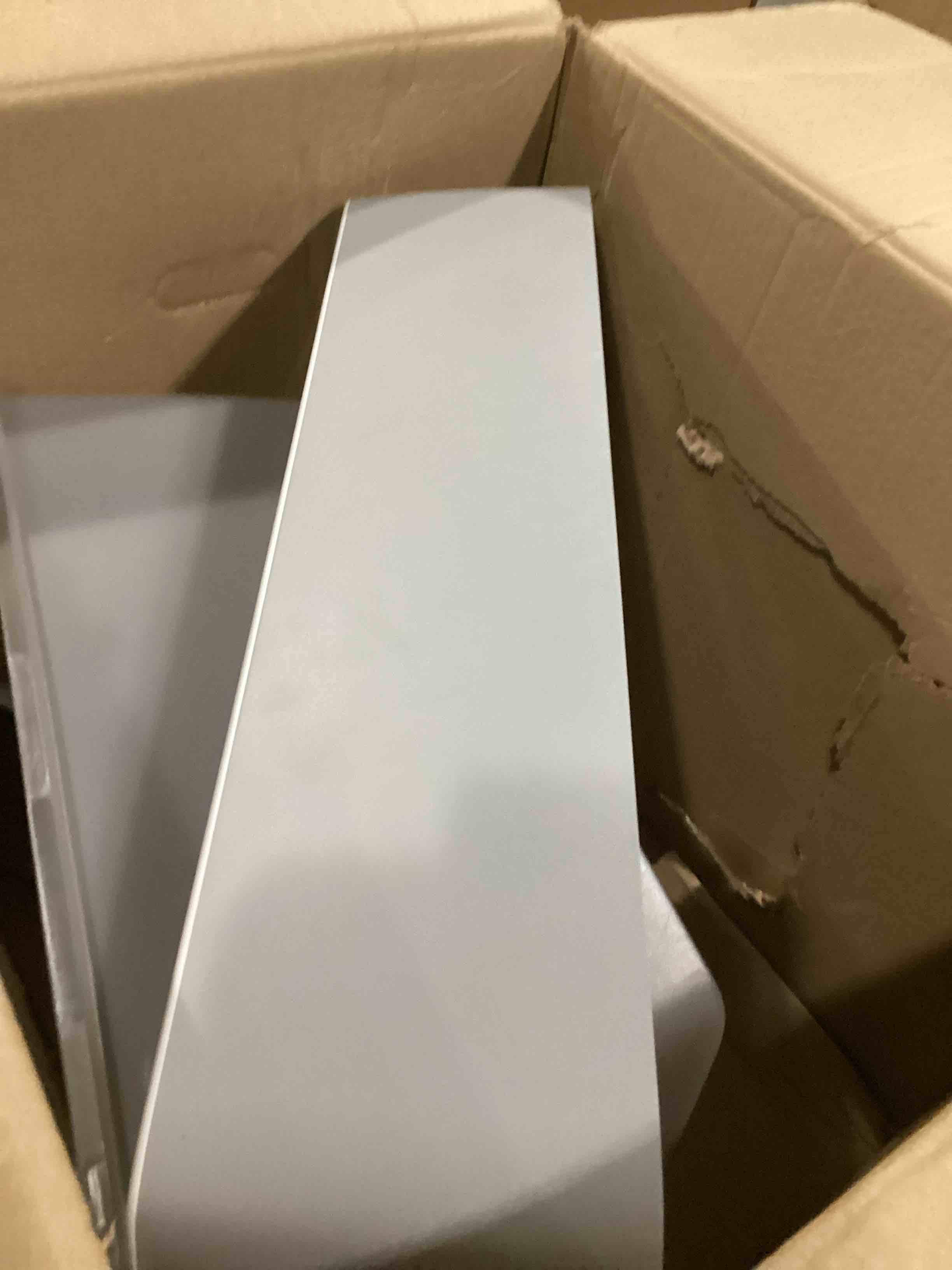https://s3.amazonaws.com/lotting-images-prod/bidfta/RED6686492_1733236849273.jpeg