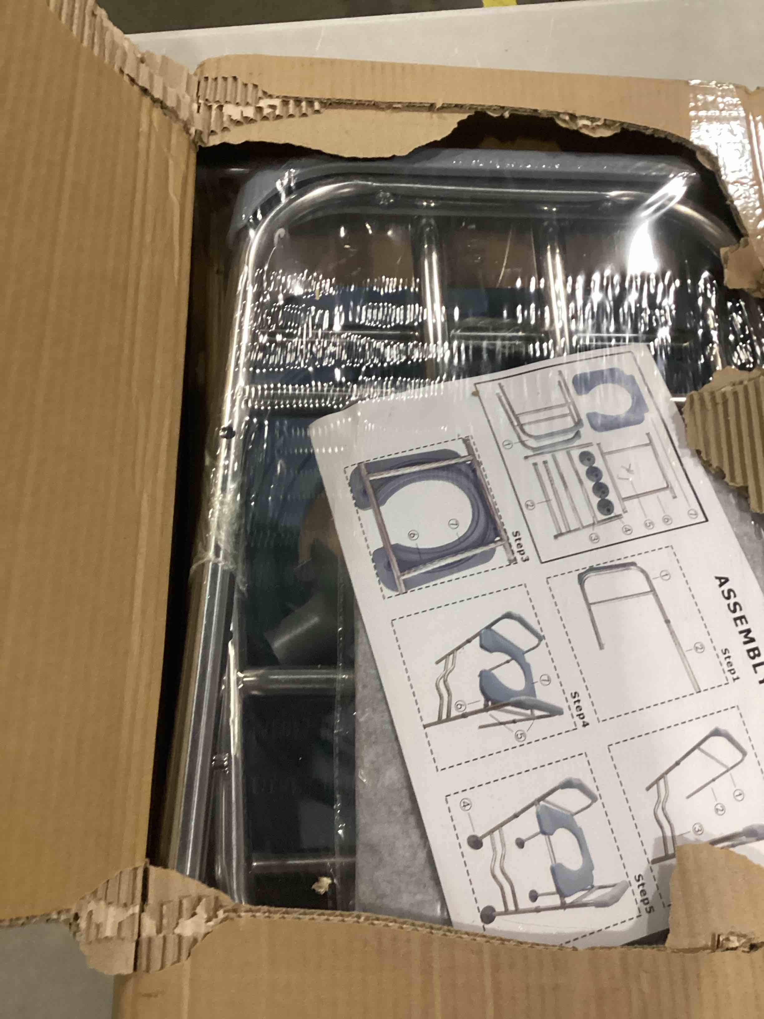 https://s3.amazonaws.com/lotting-images-prod/bidfta/RED6686592_1733315658762.jpeg