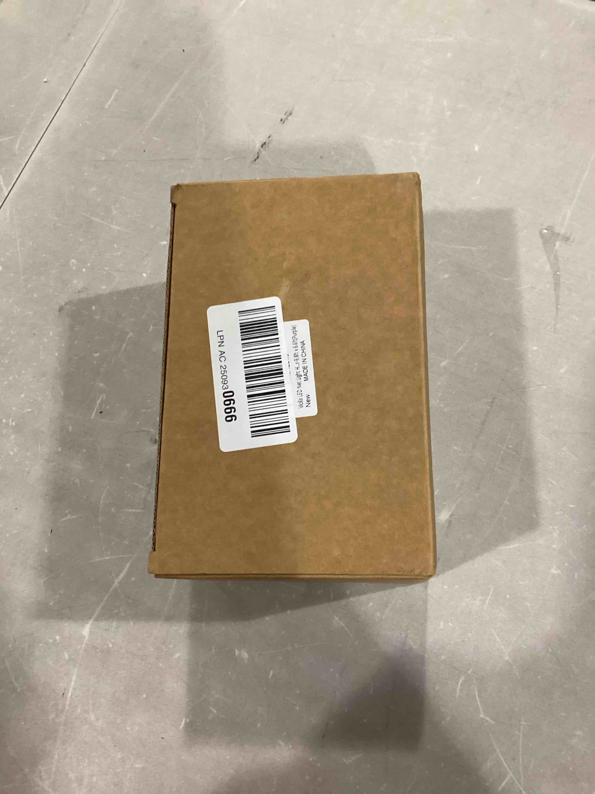 https://s3.amazonaws.com/lotting-images-prod/bidfta/RED6686749_1733401916724.jpeg
