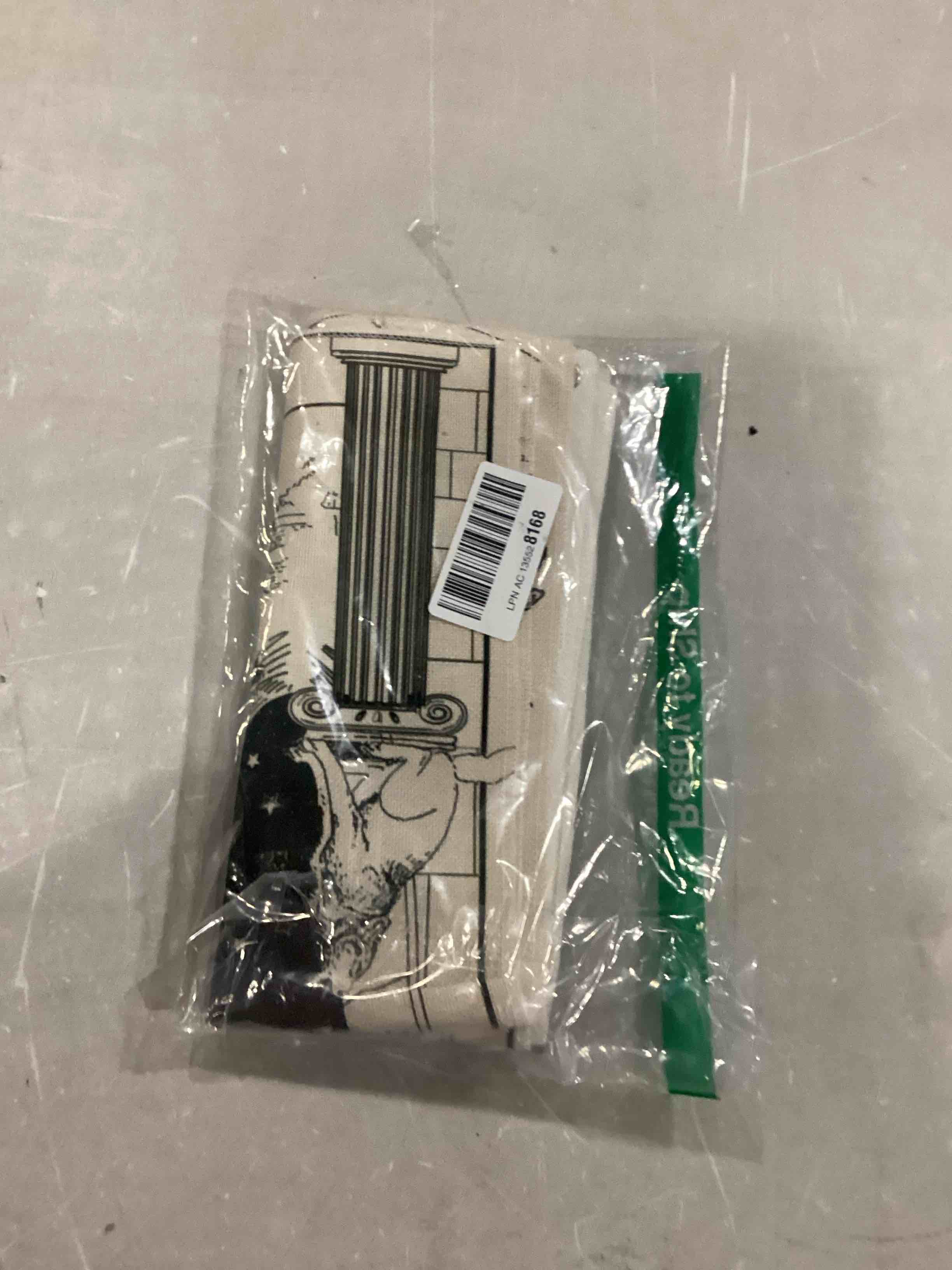 https://s3.amazonaws.com/lotting-images-prod/bidfta/RED6686766_1733403625737.jpeg