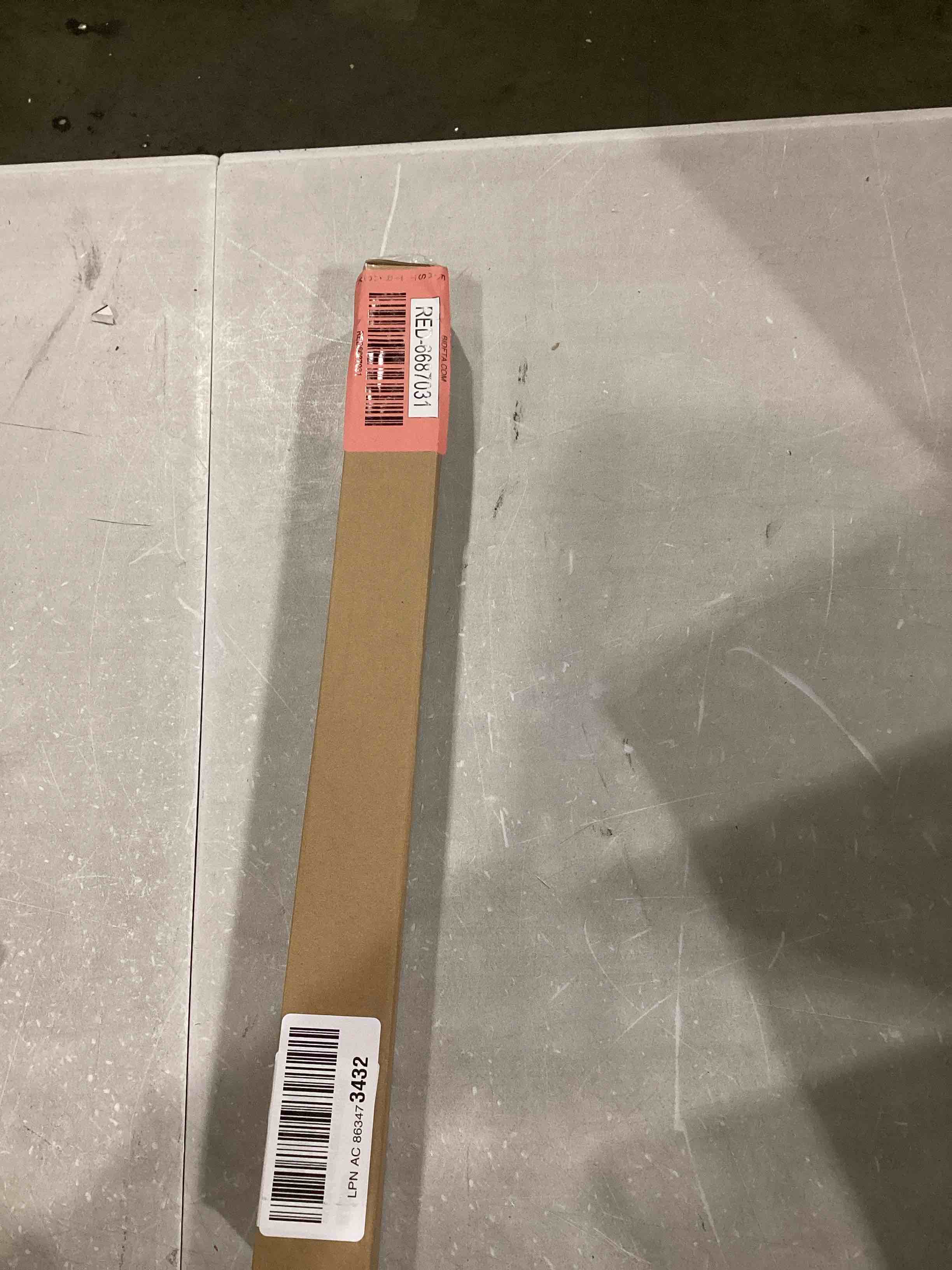 https://s3.amazonaws.com/lotting-images-prod/bidfta/RED6687031_1733503413907.jpeg