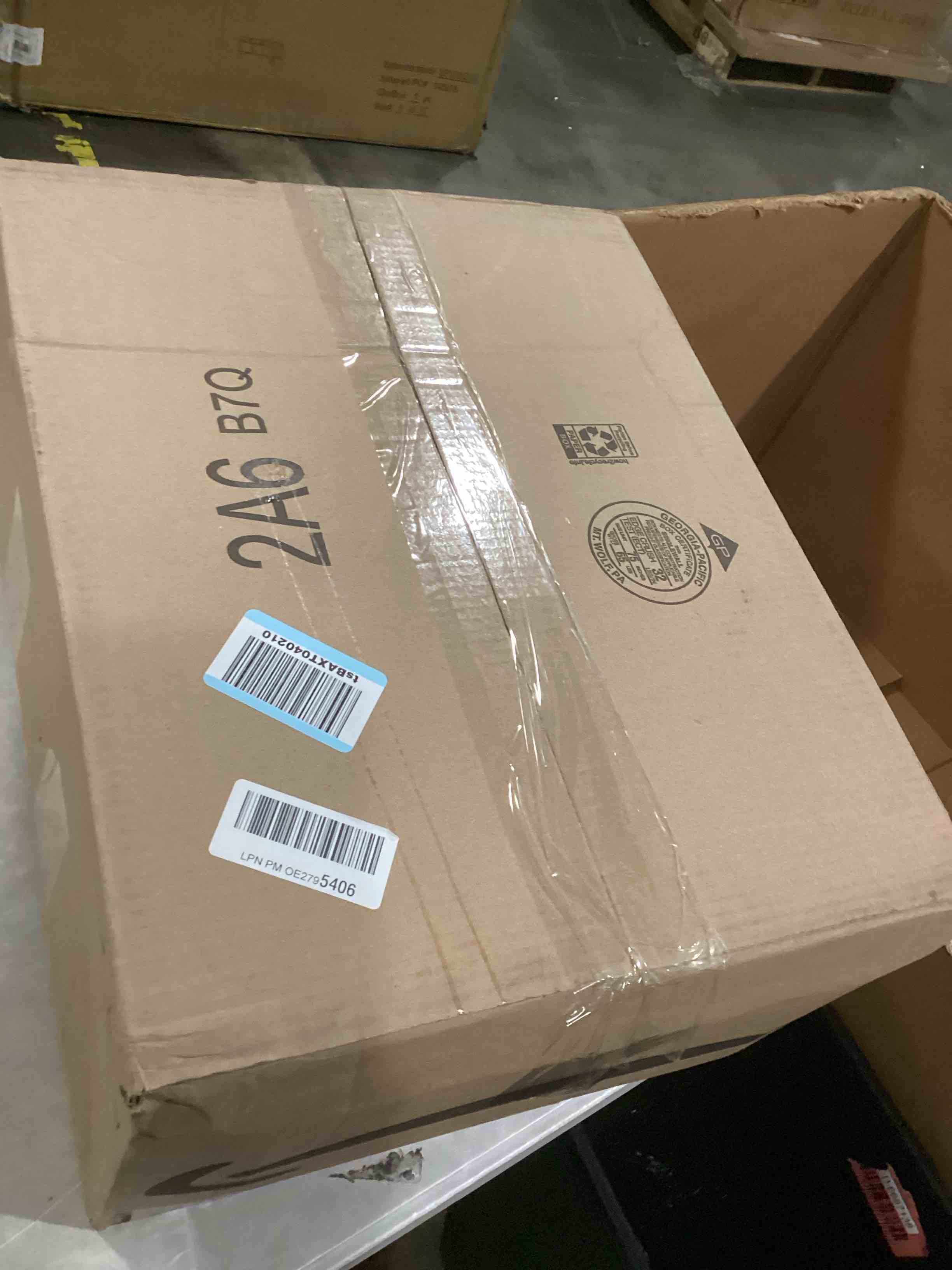 https://s3.amazonaws.com/lotting-images-prod/bidfta/RED6687156_1733766257759.jpeg