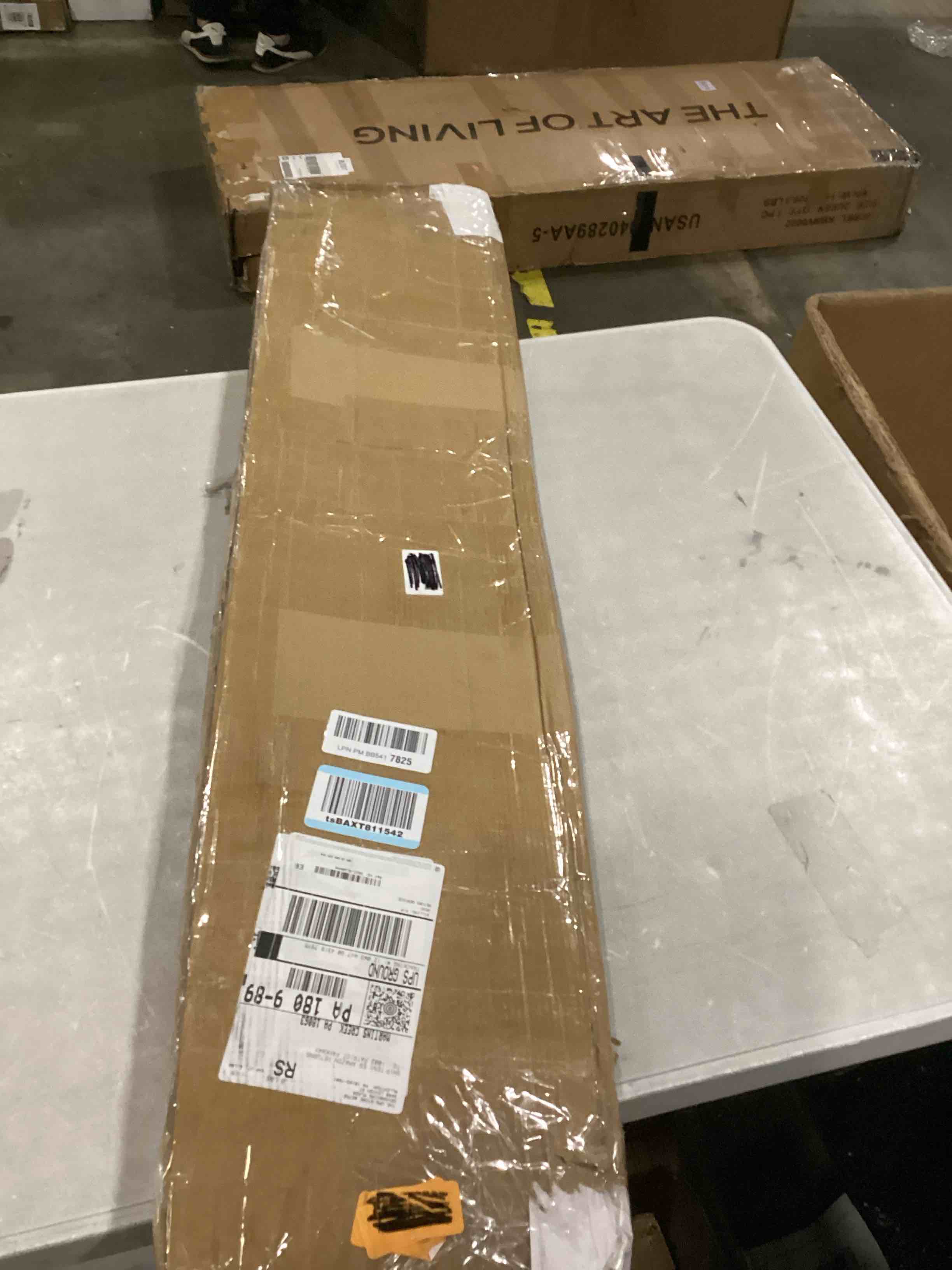 https://s3.amazonaws.com/lotting-images-prod/bidfta/RED6687175_1733768365186.jpeg