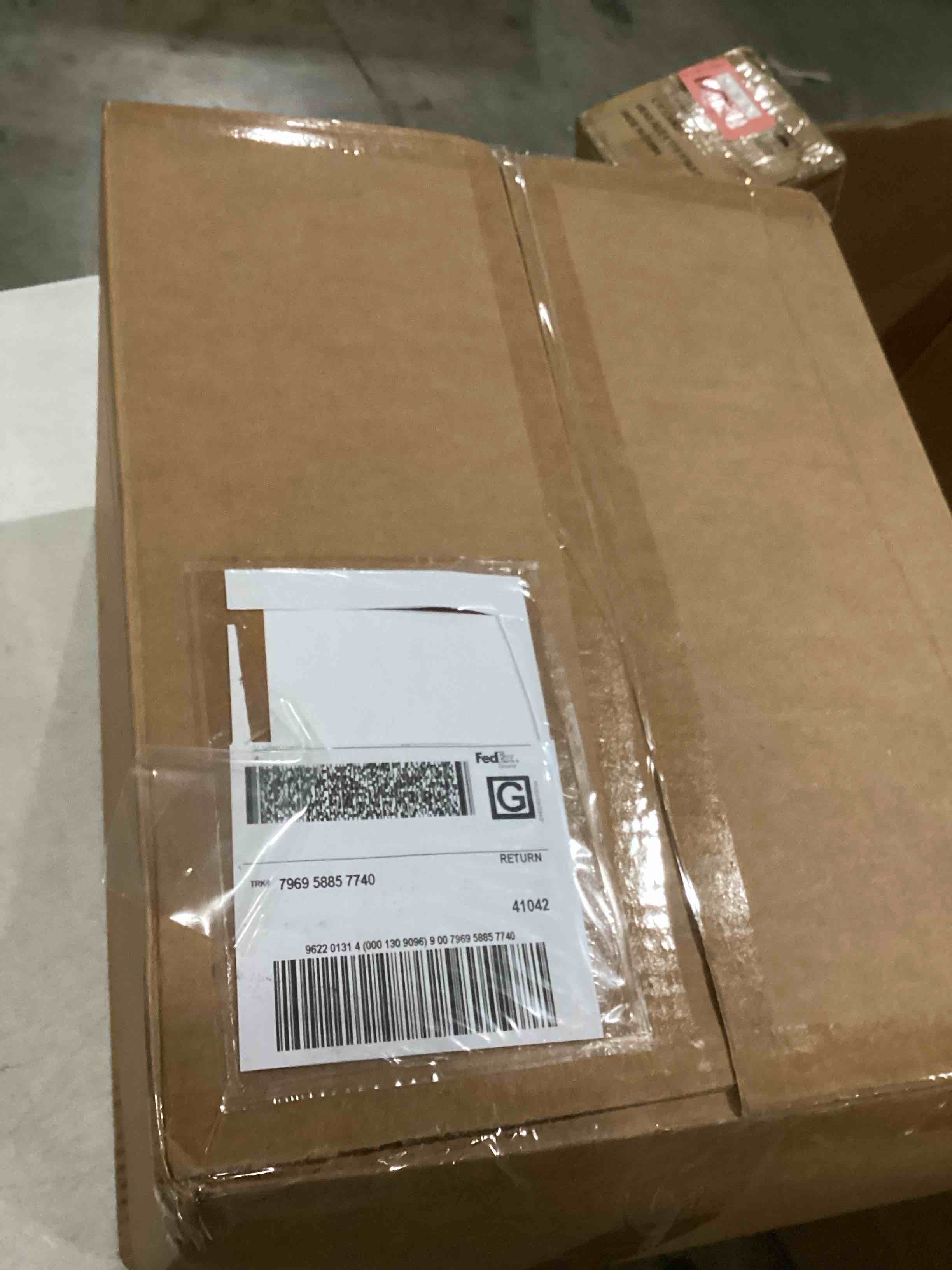 https://s3.amazonaws.com/lotting-images-prod/bidfta/RED6687540_1732627674297.jpeg
