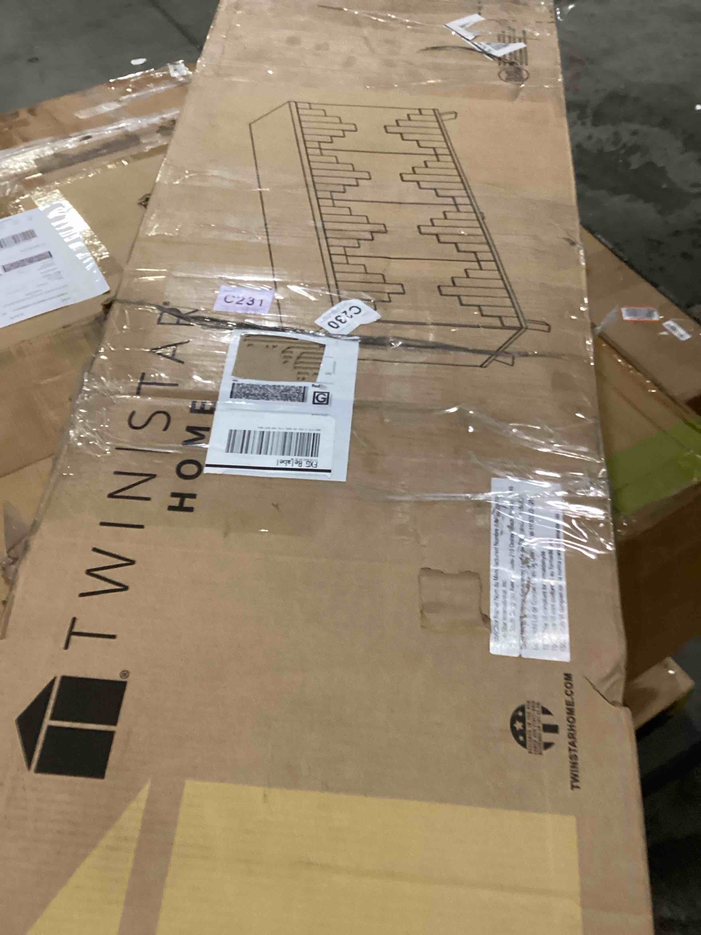 https://s3.amazonaws.com/lotting-images-prod/bidfta/RED6687701_1732883724582.jpeg