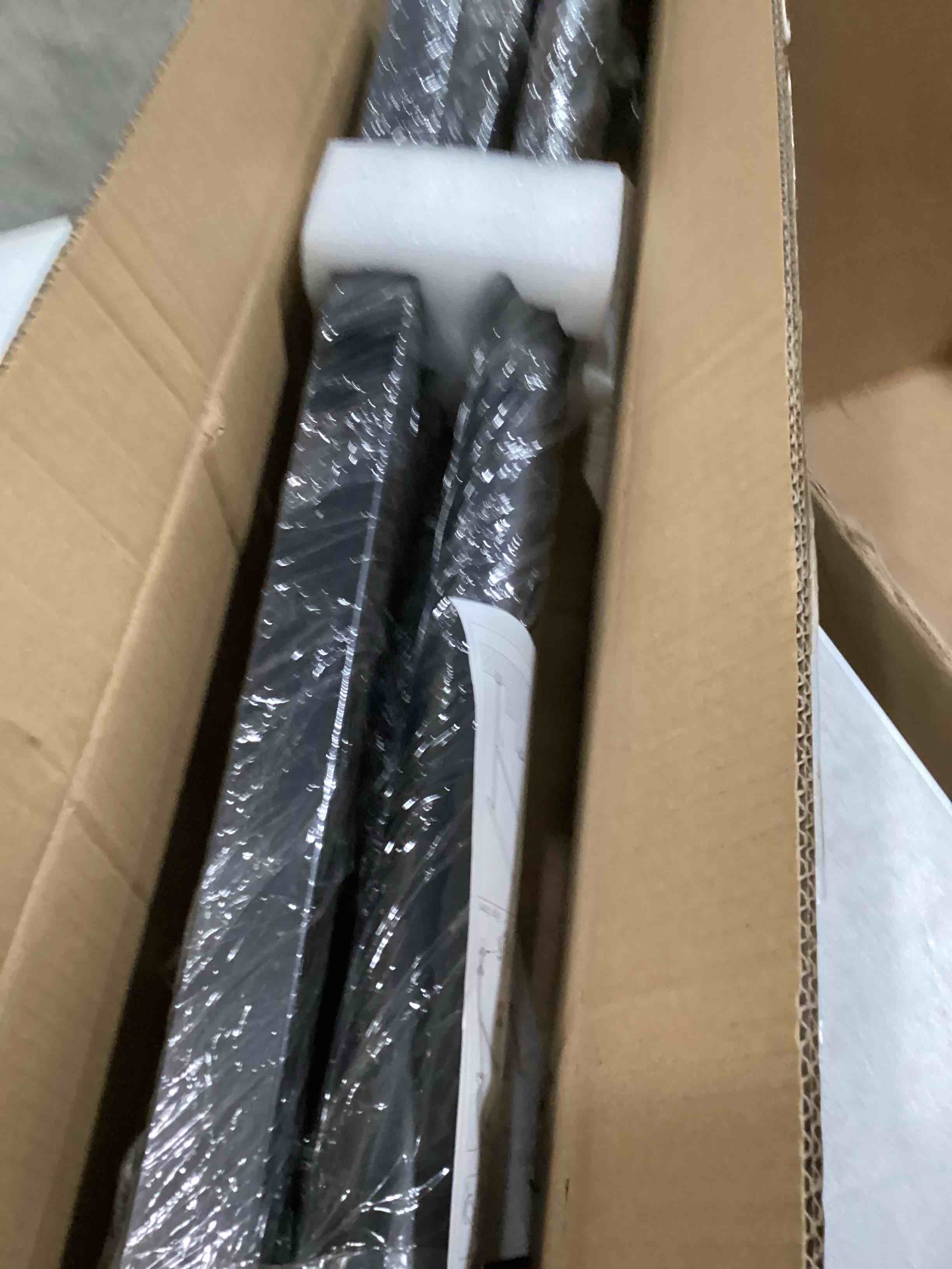 https://s3.amazonaws.com/lotting-images-prod/bidfta/RED6687976_1733229746056.jpeg