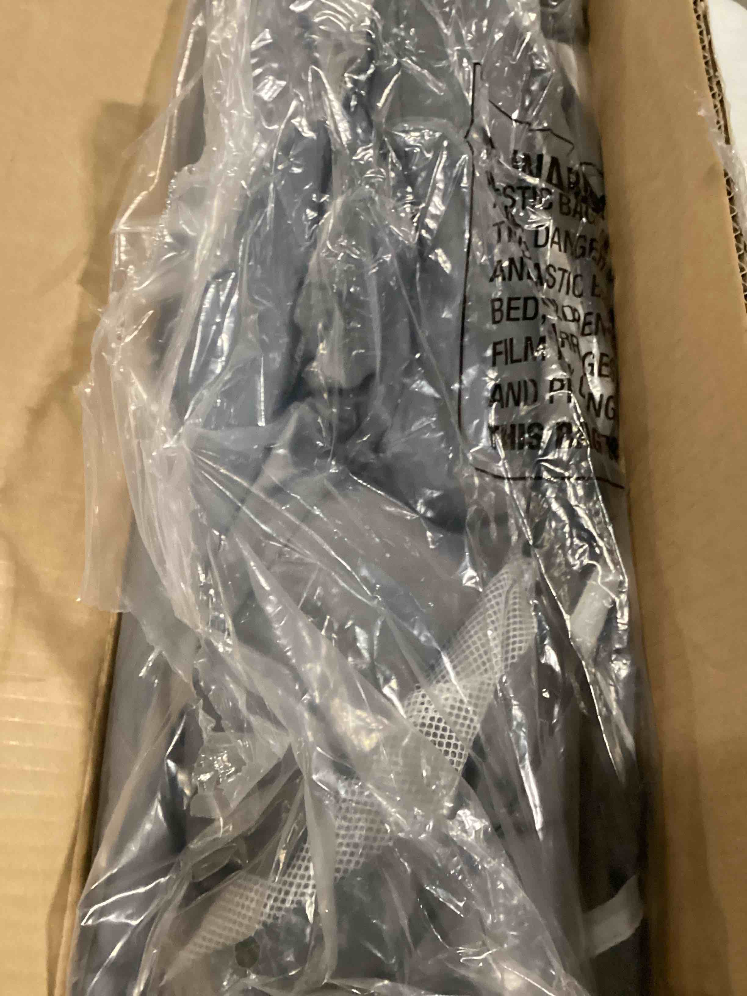 https://s3.amazonaws.com/lotting-images-prod/bidfta/RED6688032_1733239276184.jpeg