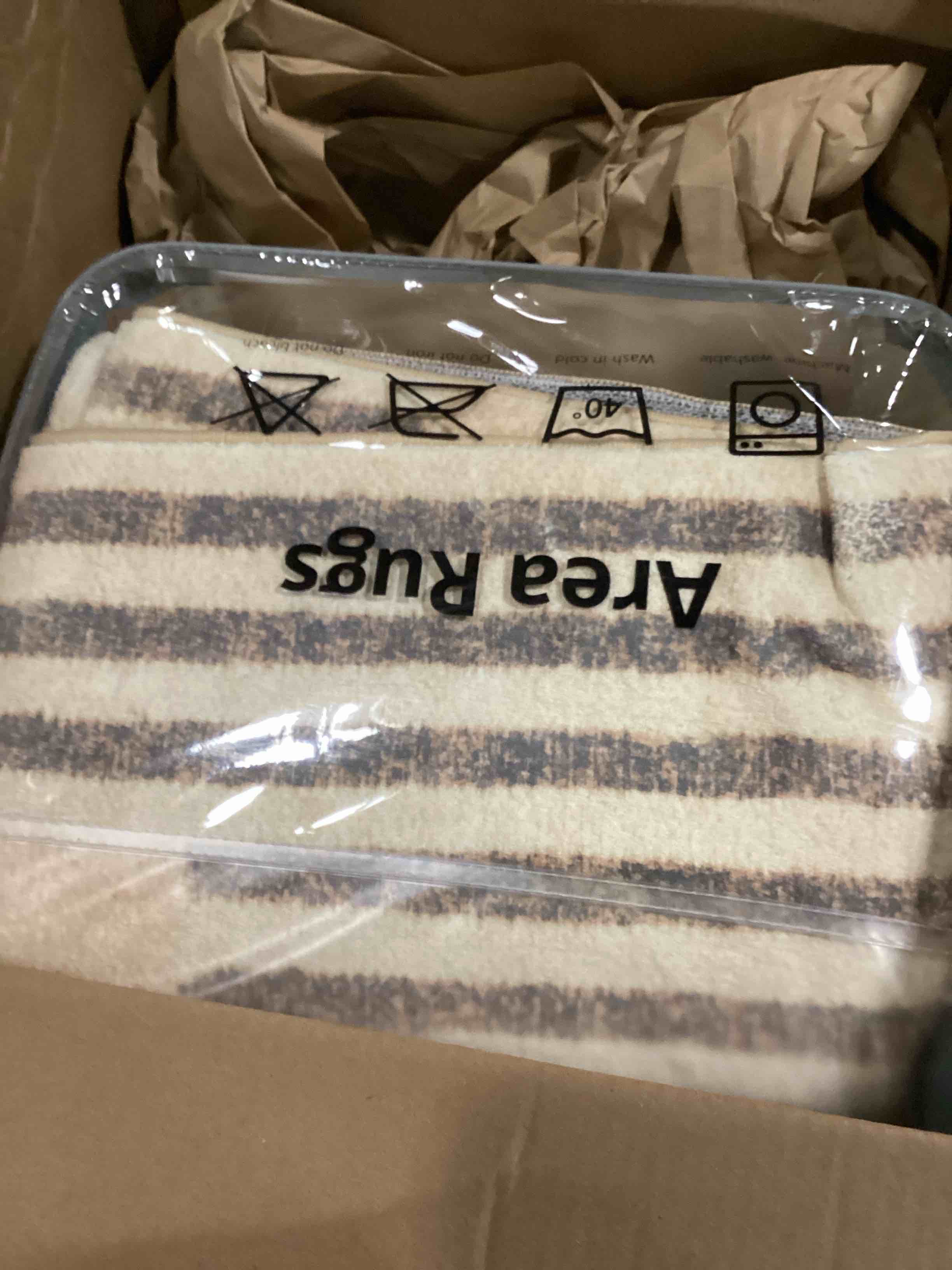 https://s3.amazonaws.com/lotting-images-prod/bidfta/RED6688126_1733314167403.jpeg