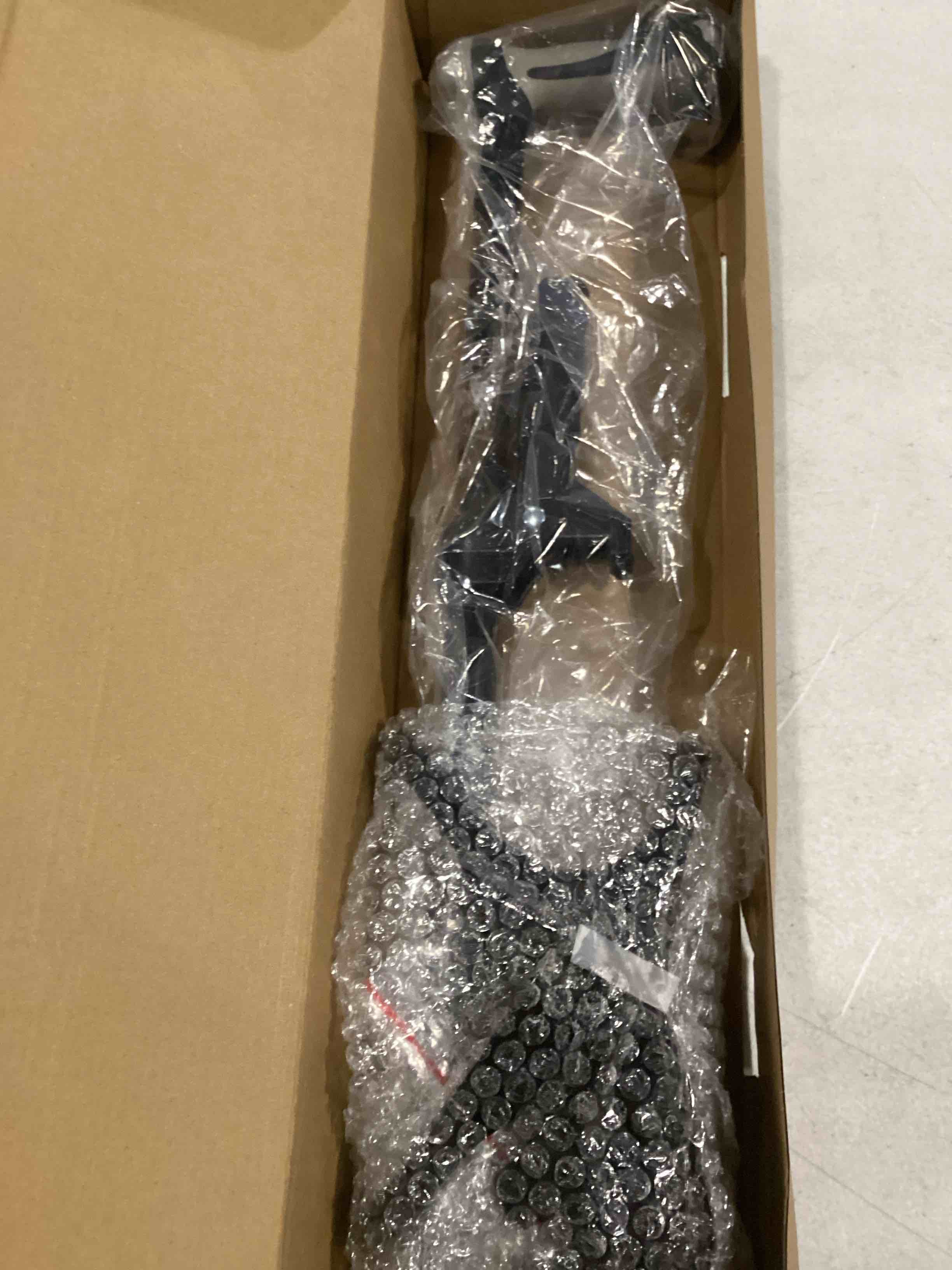 https://s3.amazonaws.com/lotting-images-prod/bidfta/RED6688192_1733322839919.jpeg
