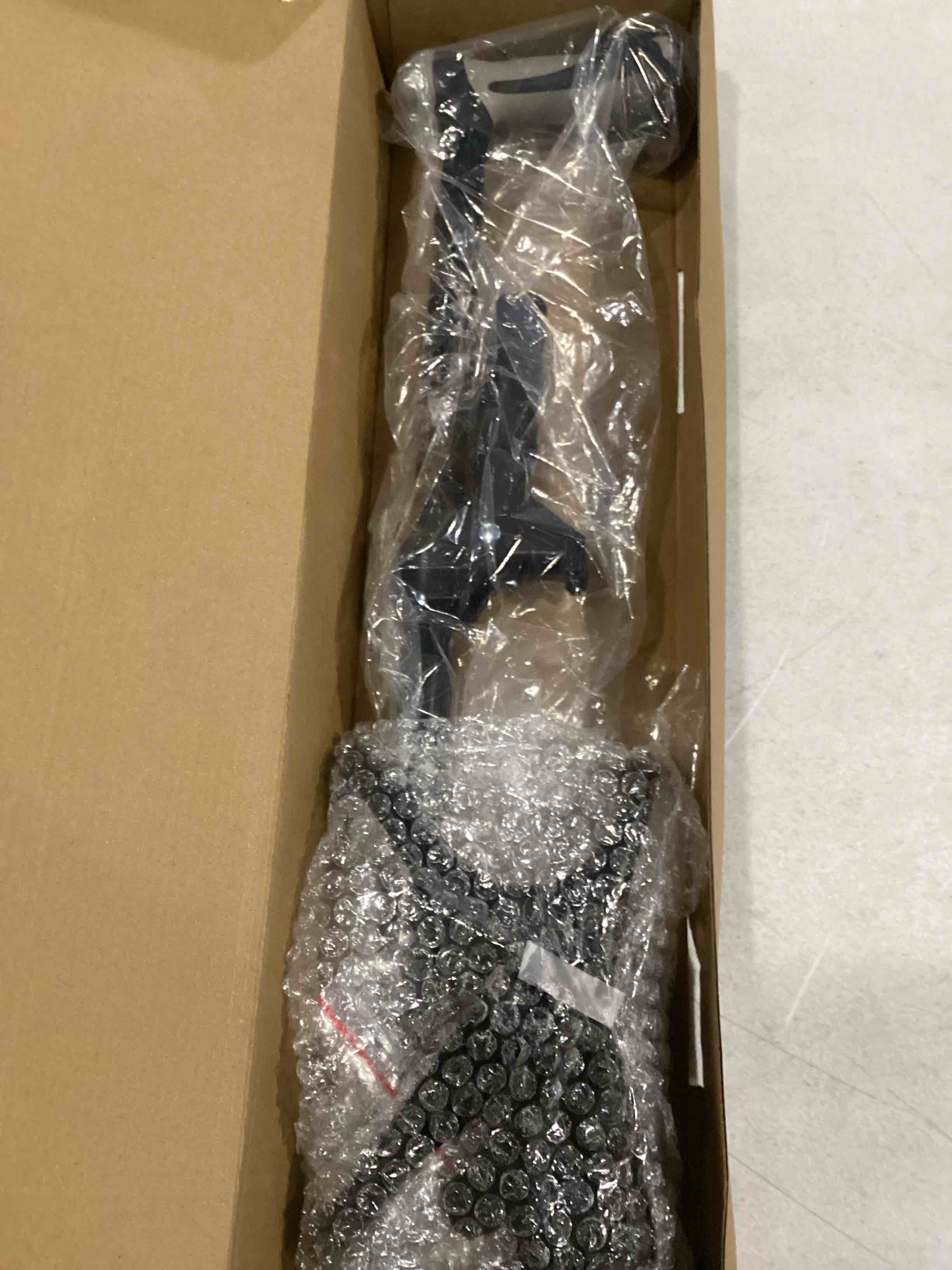 https://s3.amazonaws.com/lotting-images-prod/bidfta/RED6688192_1733322840744.jpeg