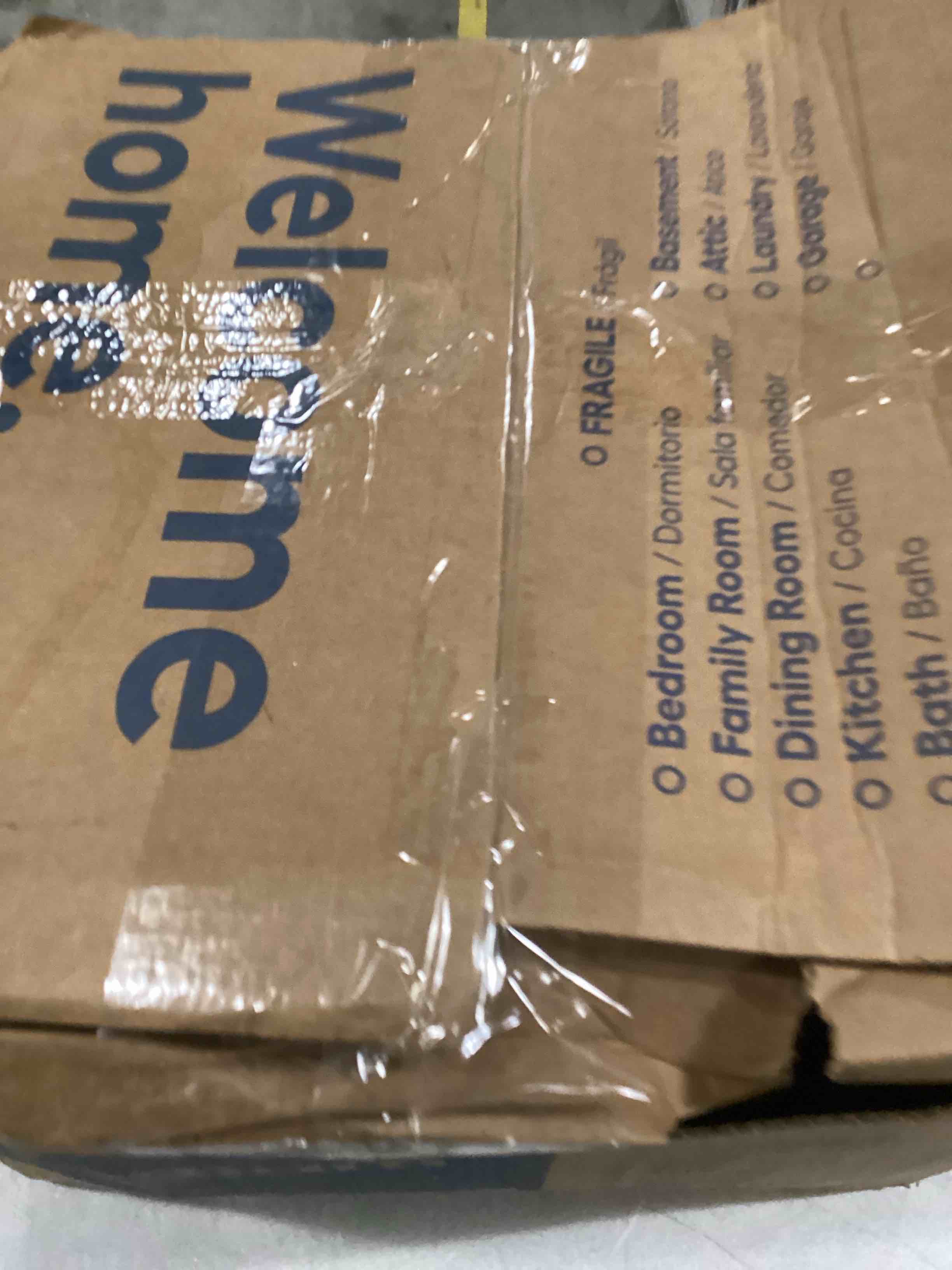 https://s3.amazonaws.com/lotting-images-prod/bidfta/RED6688206_1733325702301.jpeg