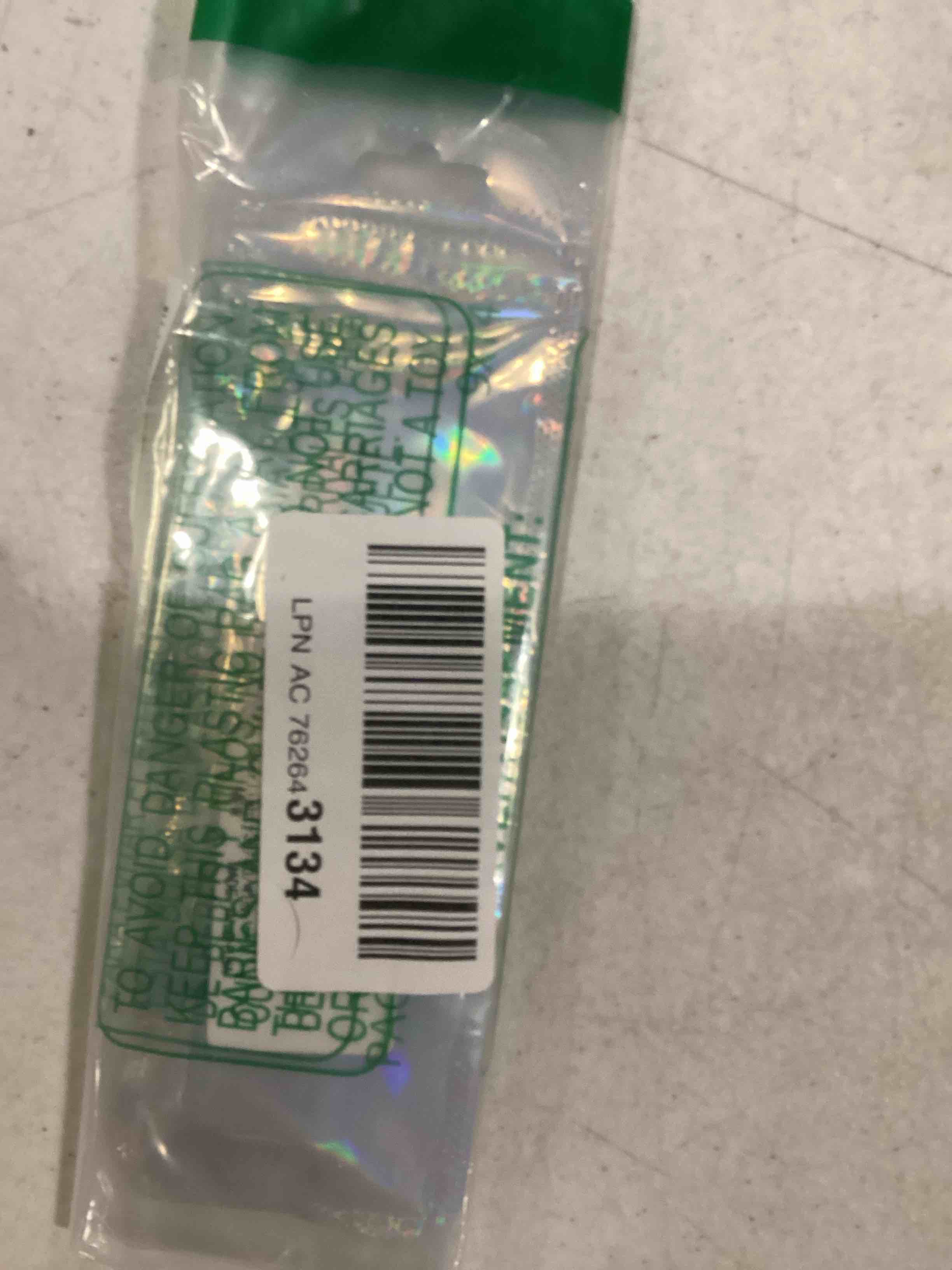 https://s3.amazonaws.com/lotting-images-prod/bidfta/RED6688431_1733499711704.jpeg