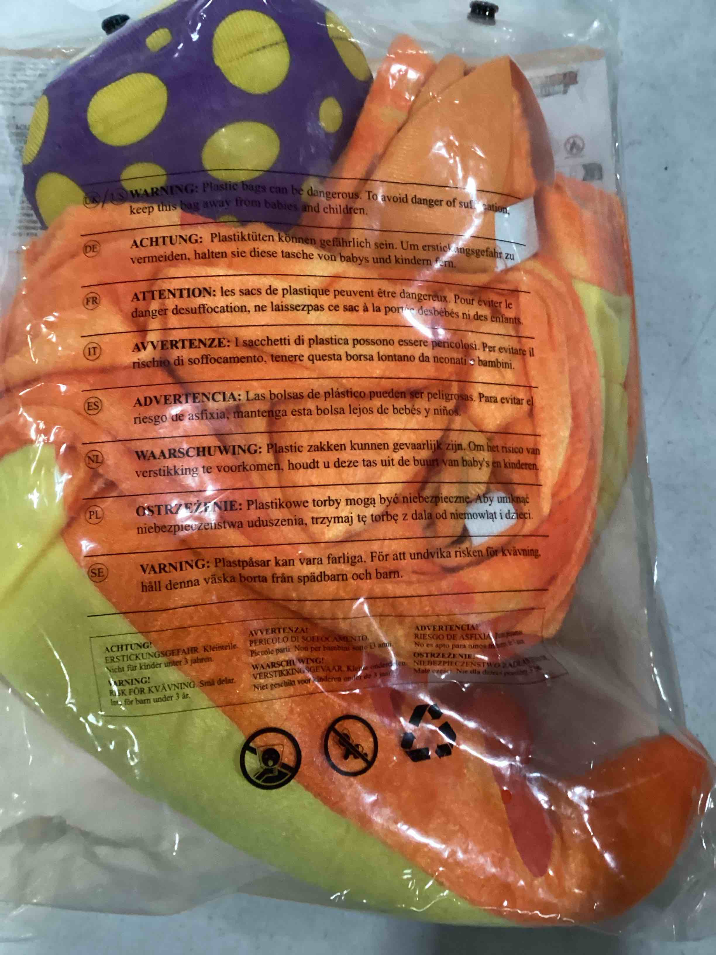 https://s3.amazonaws.com/lotting-images-prod/bidfta/RED6688776_1733943196615.jpeg