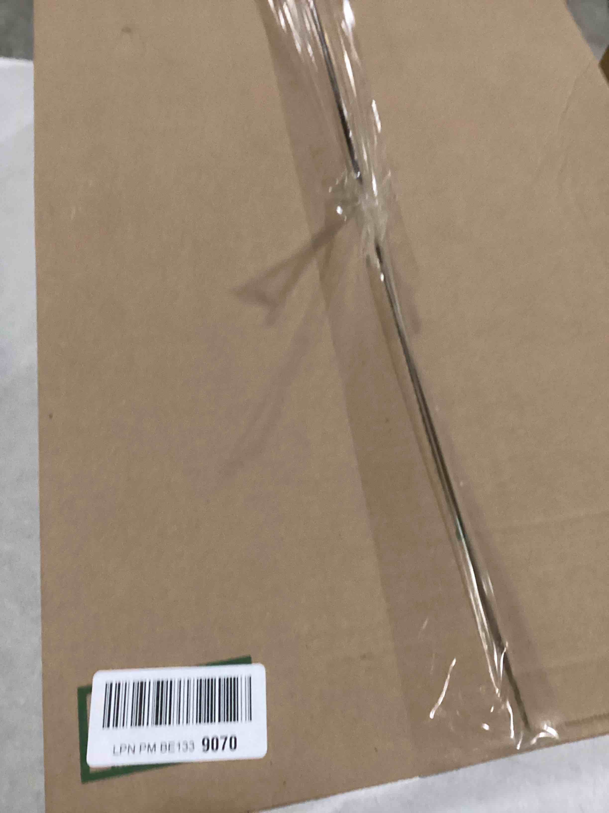https://s3.amazonaws.com/lotting-images-prod/bidfta/RED6688817_1734006728205.jpeg