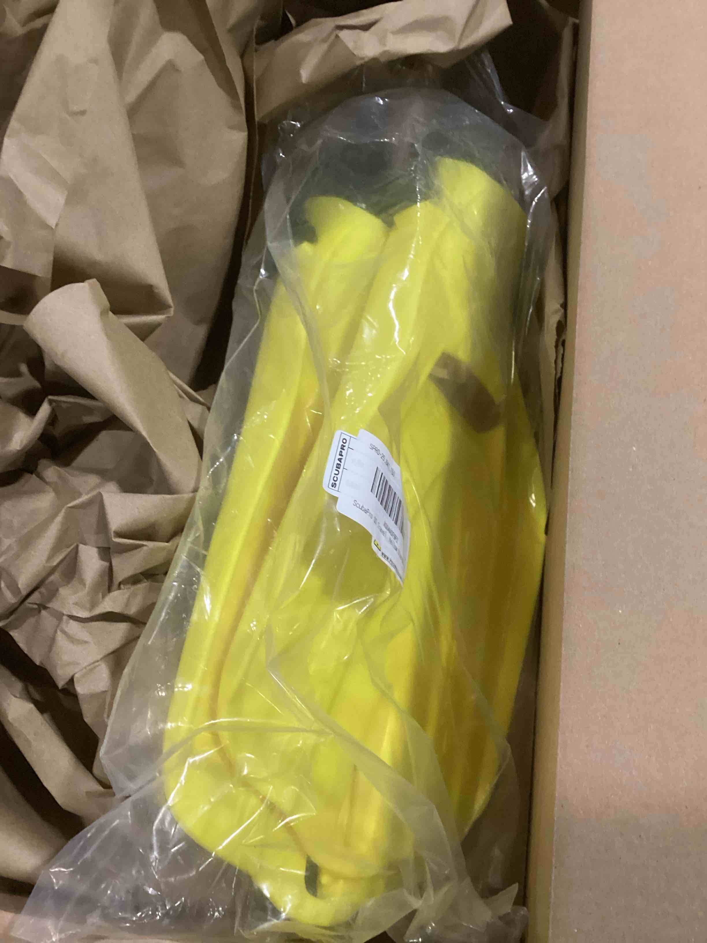https://s3.amazonaws.com/lotting-images-prod/bidfta/RED6688817_1734006749657.jpeg