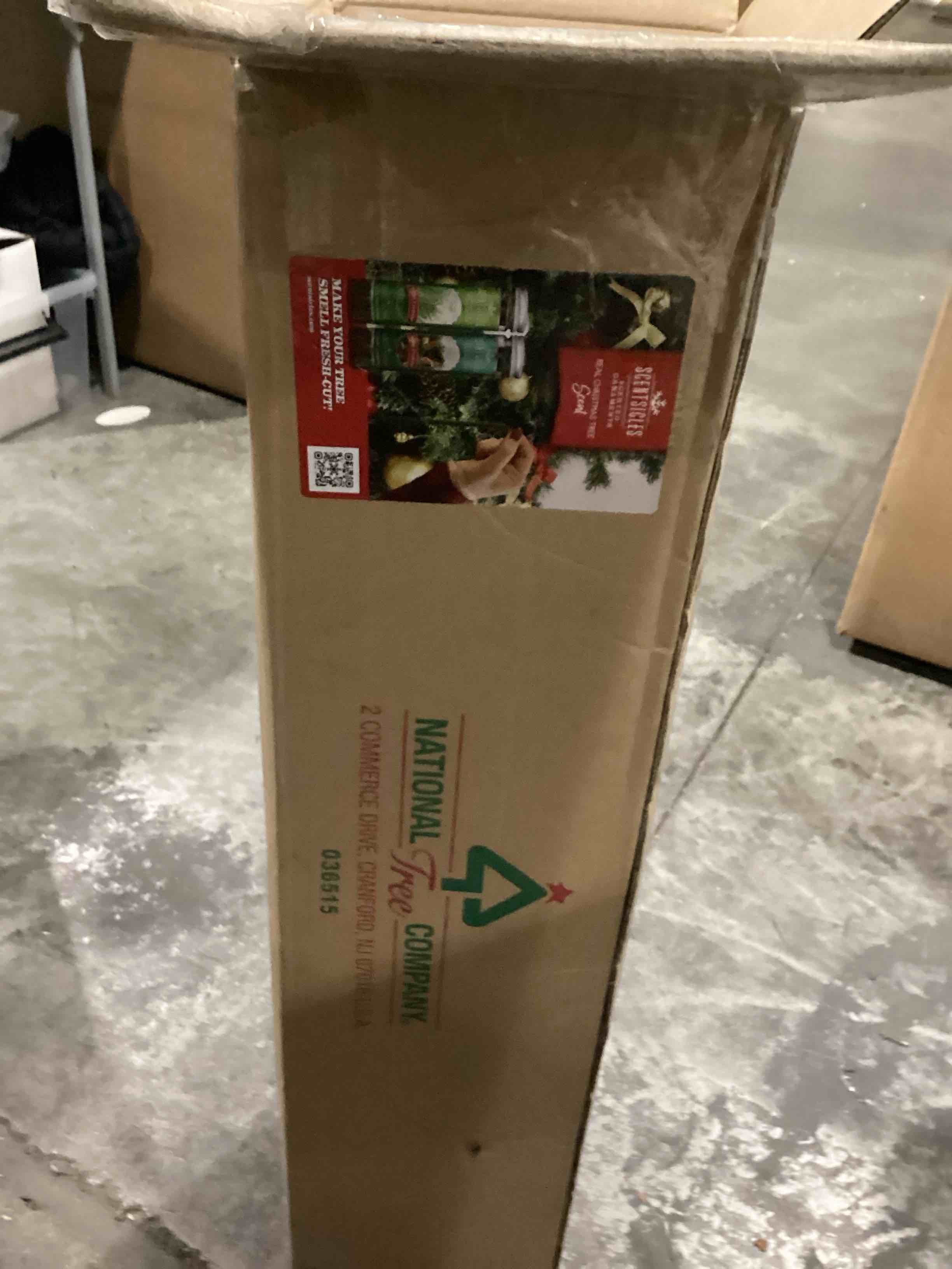 https://s3.amazonaws.com/lotting-images-prod/bidfta/RED6690010_1734630376631.jpeg