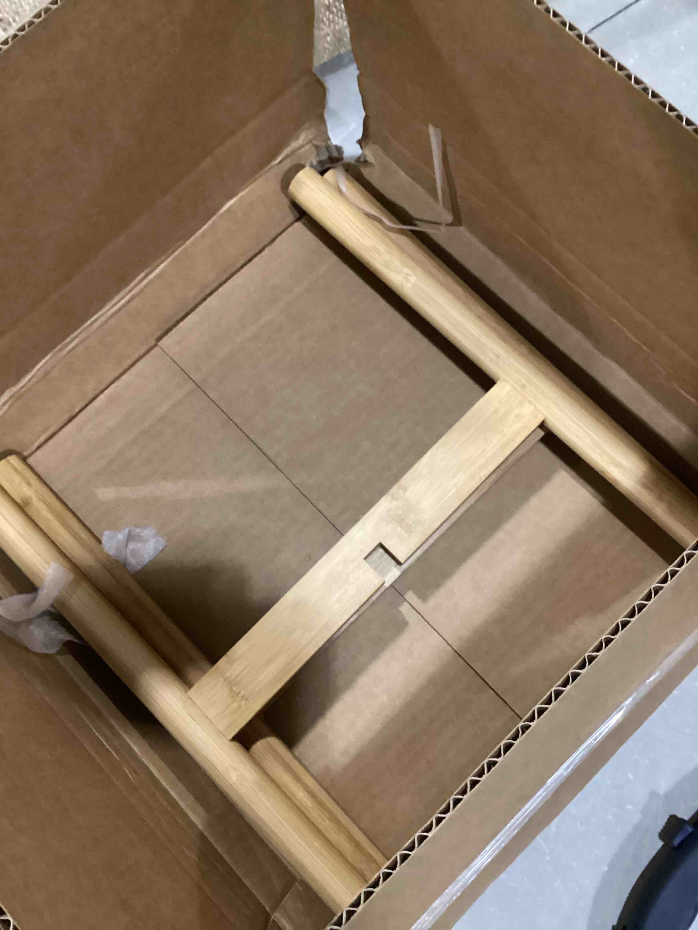 https://s3.amazonaws.com/lotting-images-prod/bidfta/RED6690071_1734720032153.jpeg