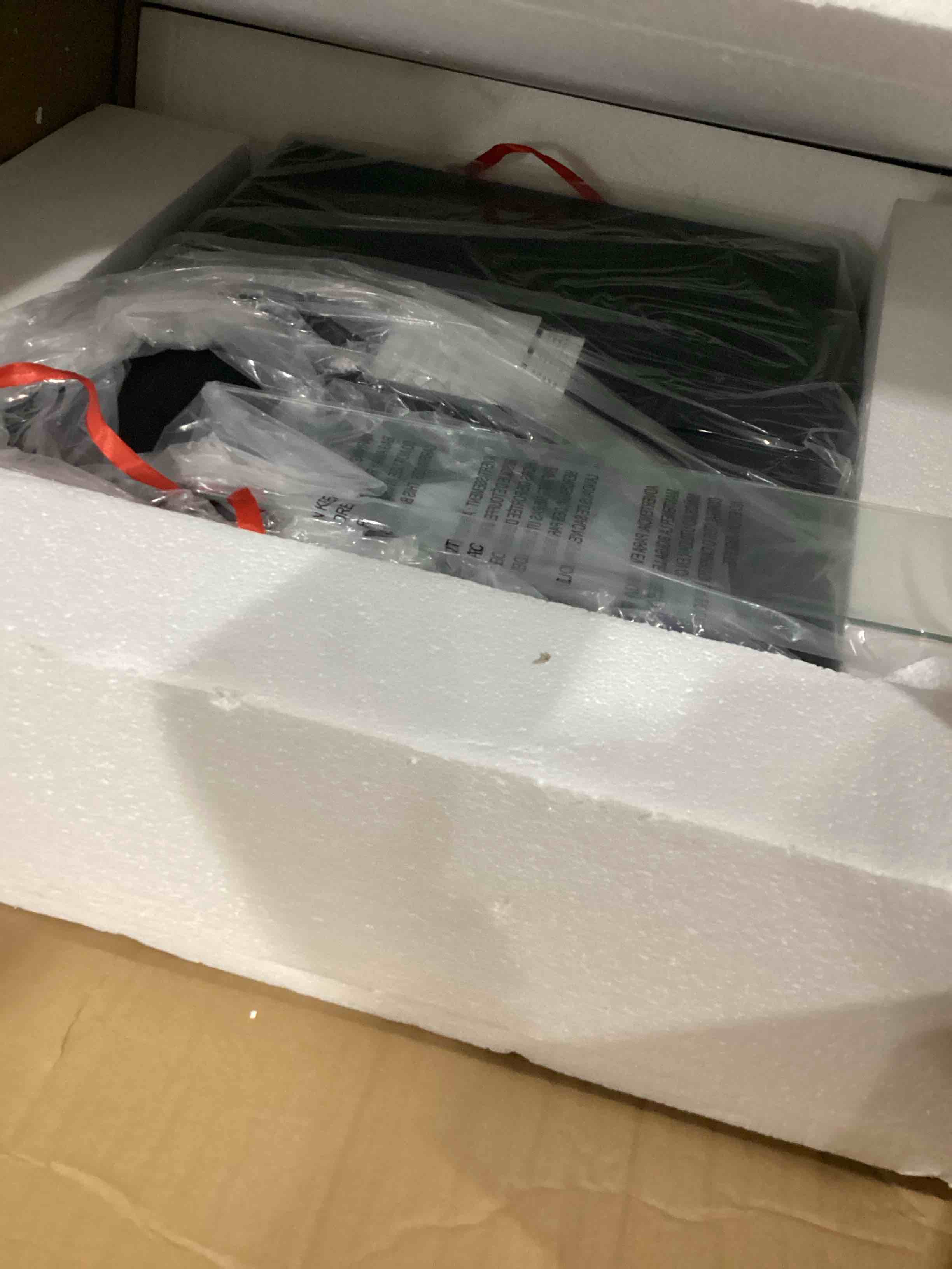 https://s3.amazonaws.com/lotting-images-prod/bidfta/RED6690085_1734956632881.jpeg