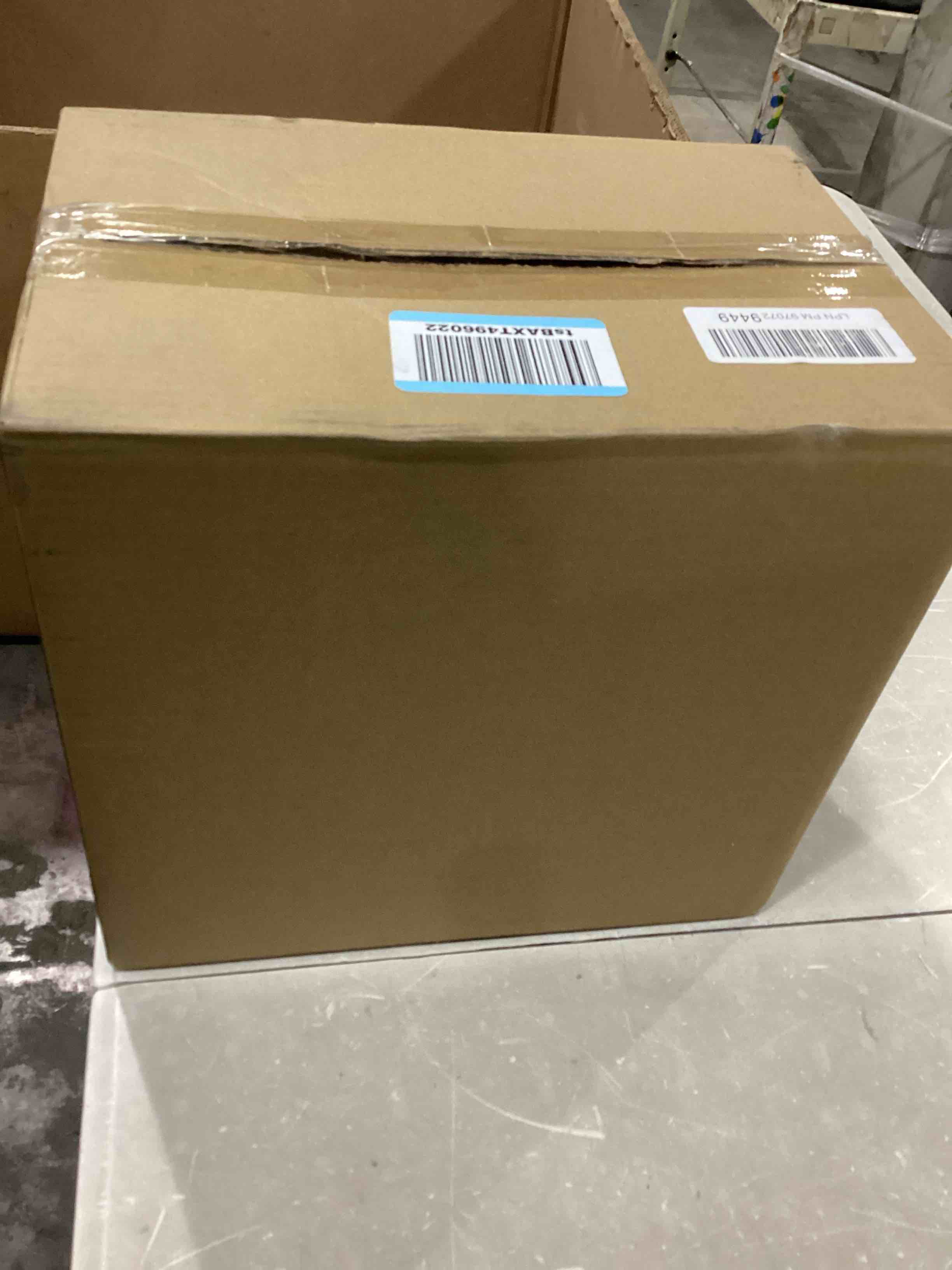 https://s3.amazonaws.com/lotting-images-prod/bidfta/RED6690330_1735568713050.jpeg