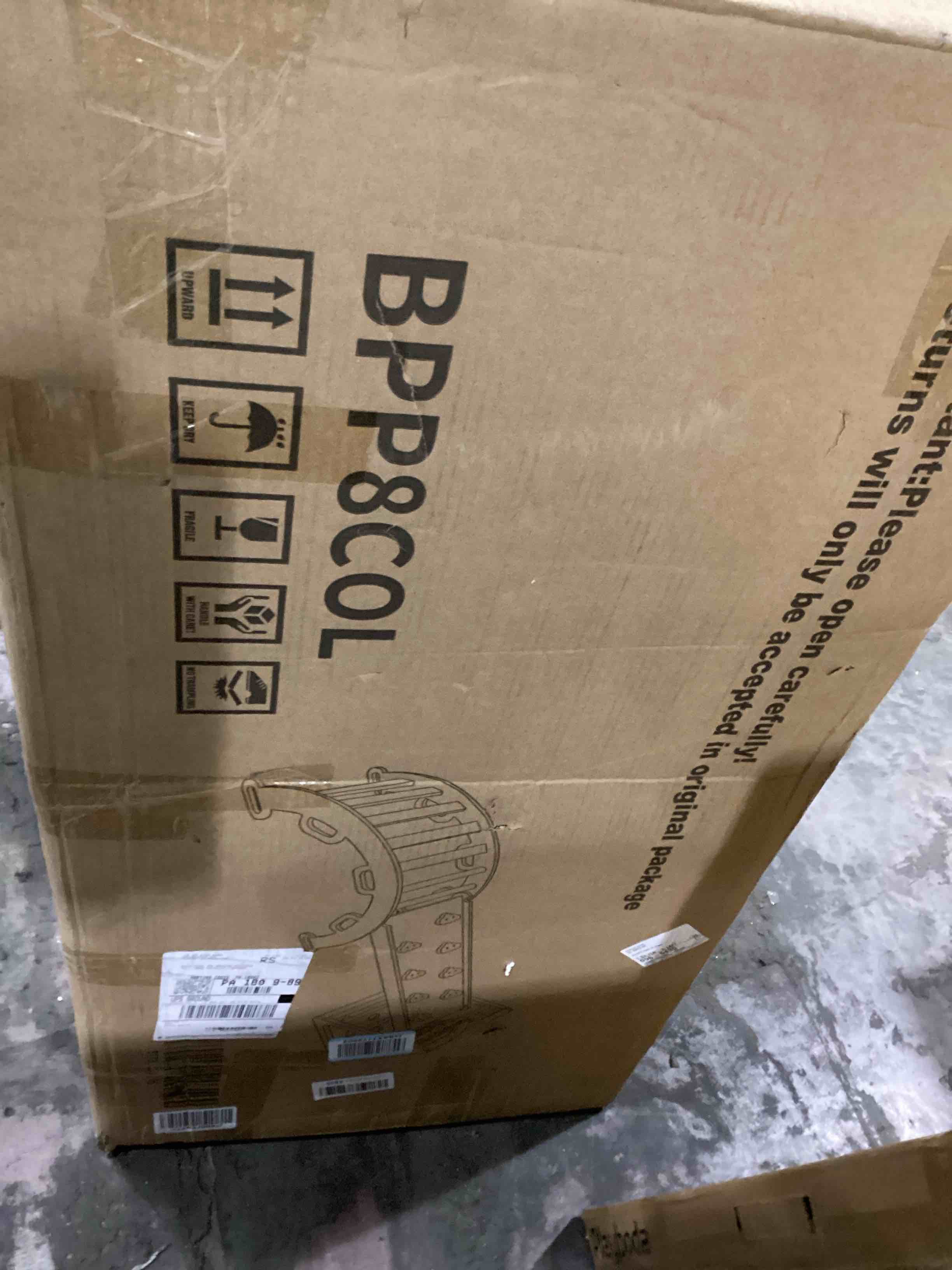 https://s3.amazonaws.com/lotting-images-prod/bidfta/RED6690374_1735580897955.jpeg