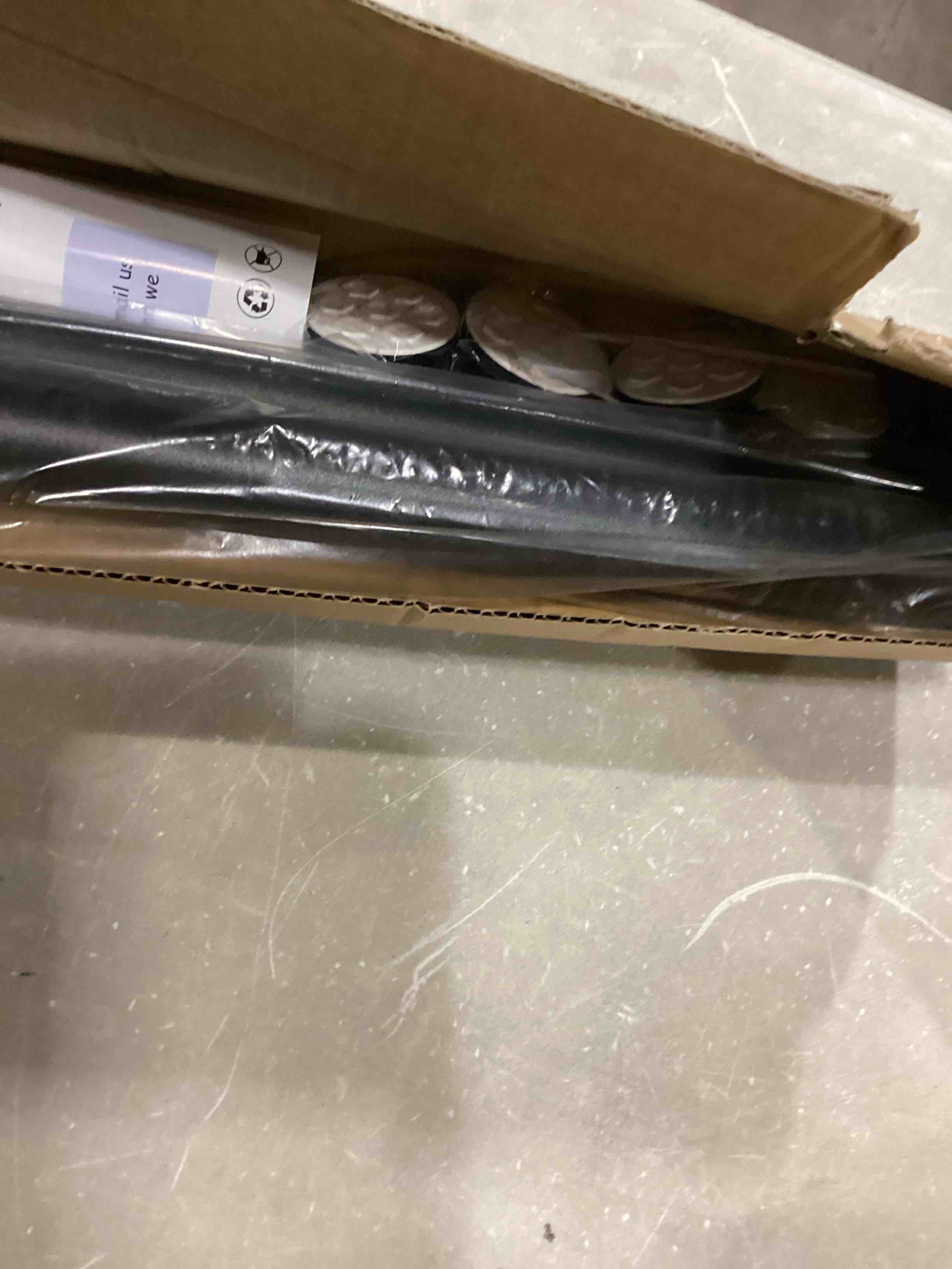https://s3.amazonaws.com/lotting-images-prod/bidfta/RED6690388_1735583274928.jpeg