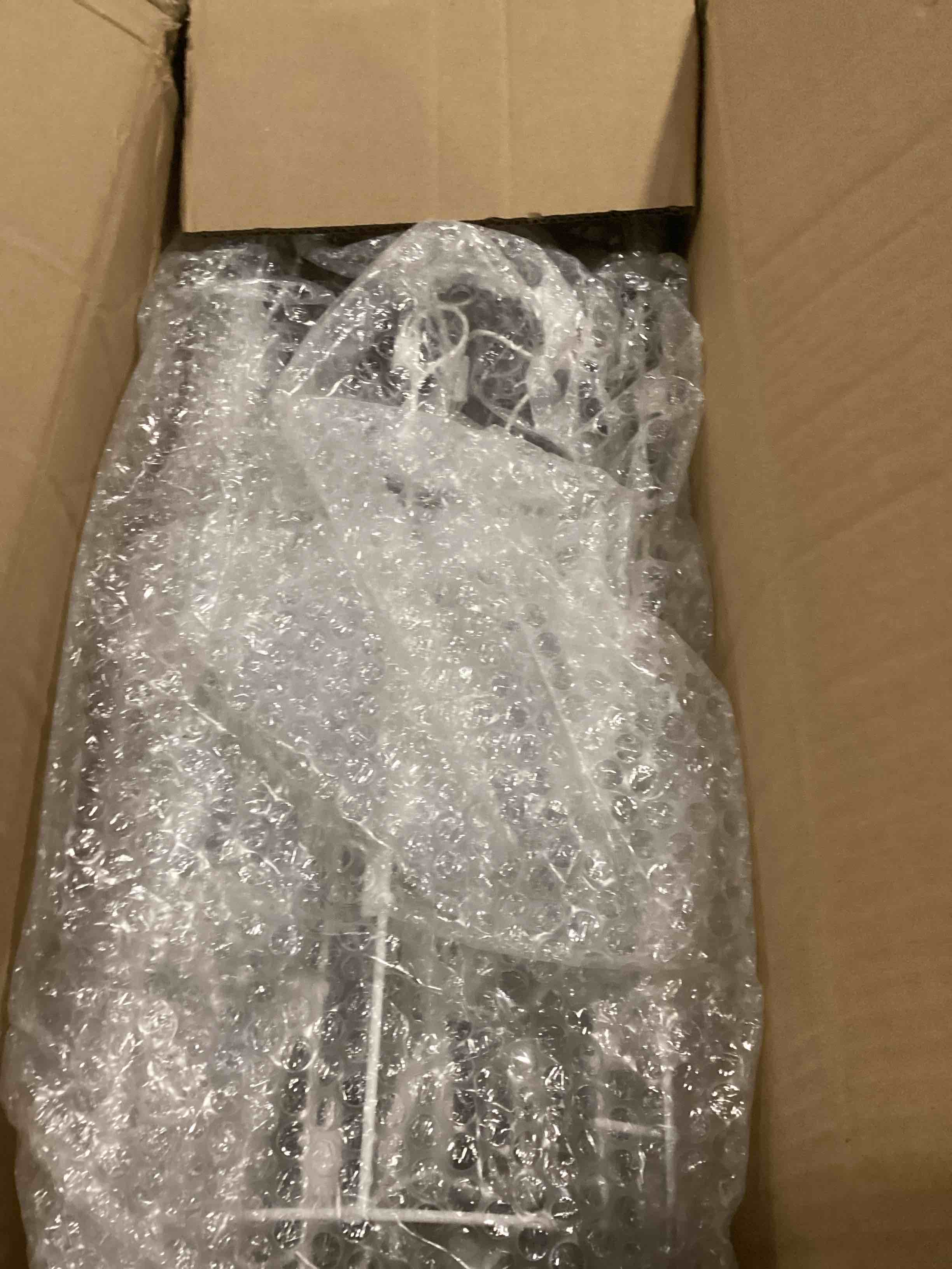 https://s3.amazonaws.com/lotting-images-prod/bidfta/RED6690481_1734095893587.jpeg
