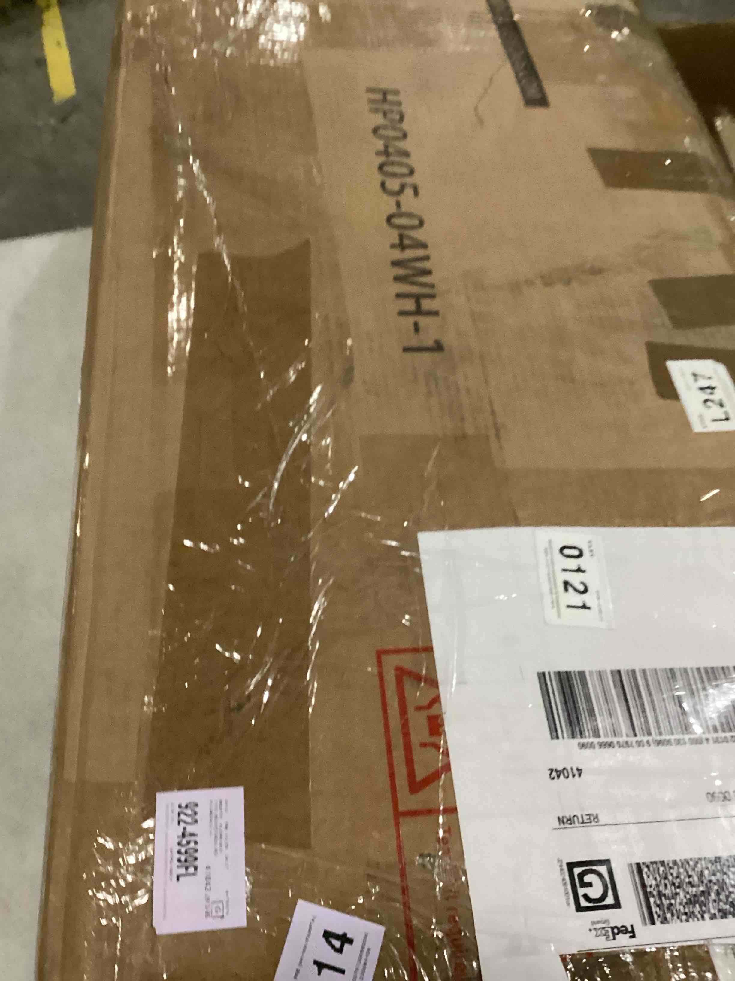 https://s3.amazonaws.com/lotting-images-prod/bidfta/RED6690525_1734113842602.jpeg