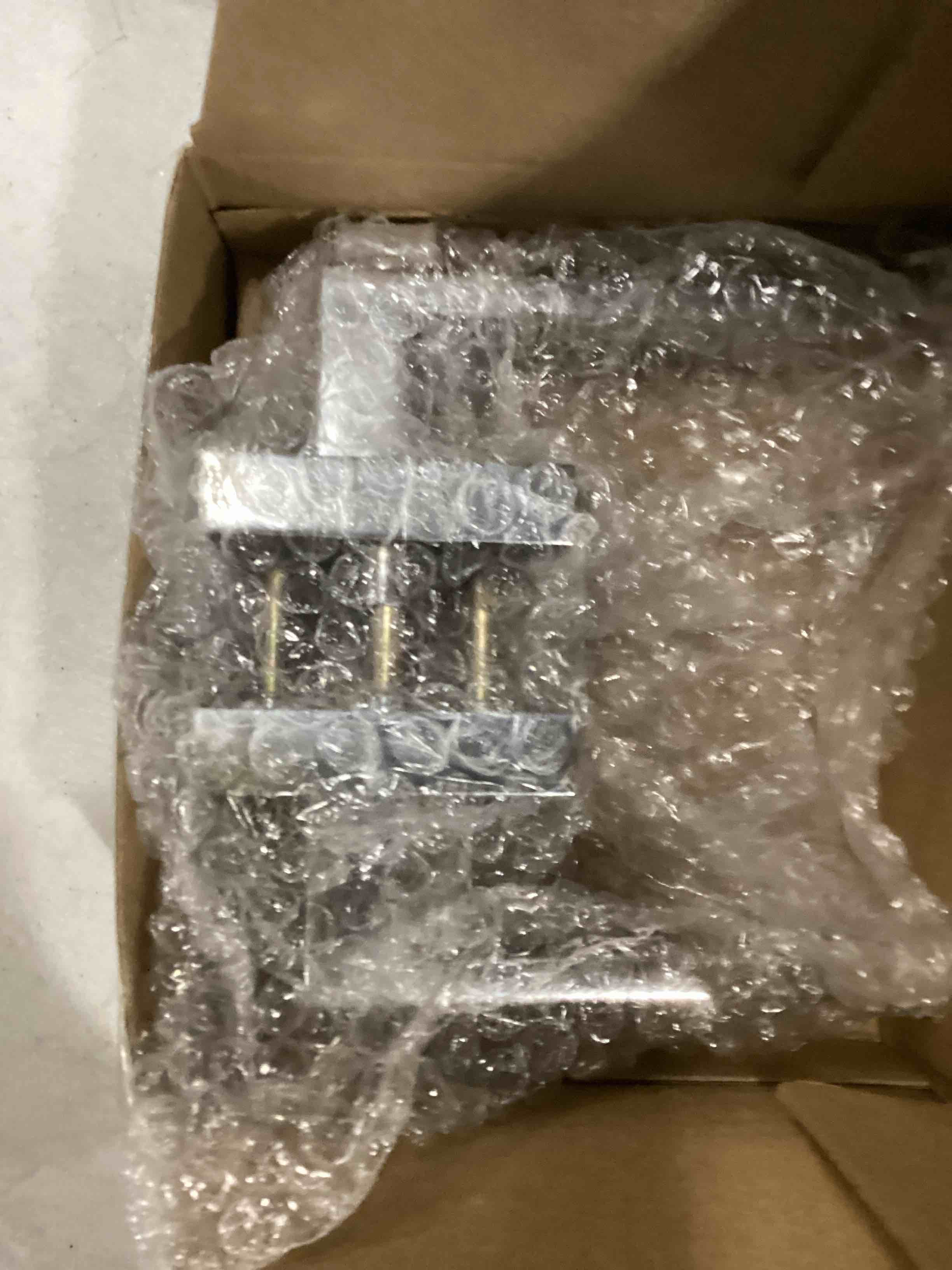 https://s3.amazonaws.com/lotting-images-prod/bidfta/RED6690561_1734120390267.jpeg