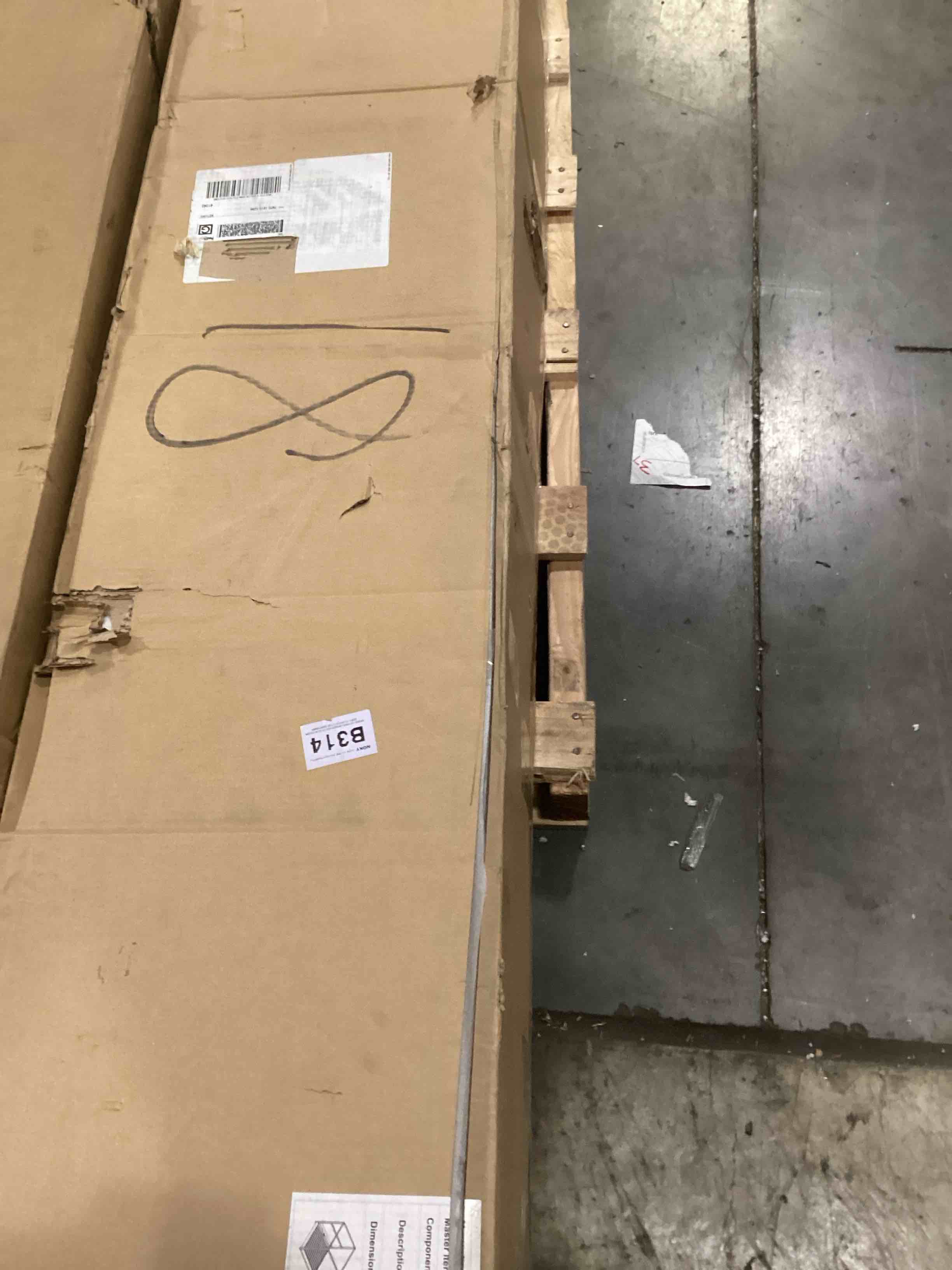 https://s3.amazonaws.com/lotting-images-prod/bidfta/RED6690968_1734626382276.jpeg