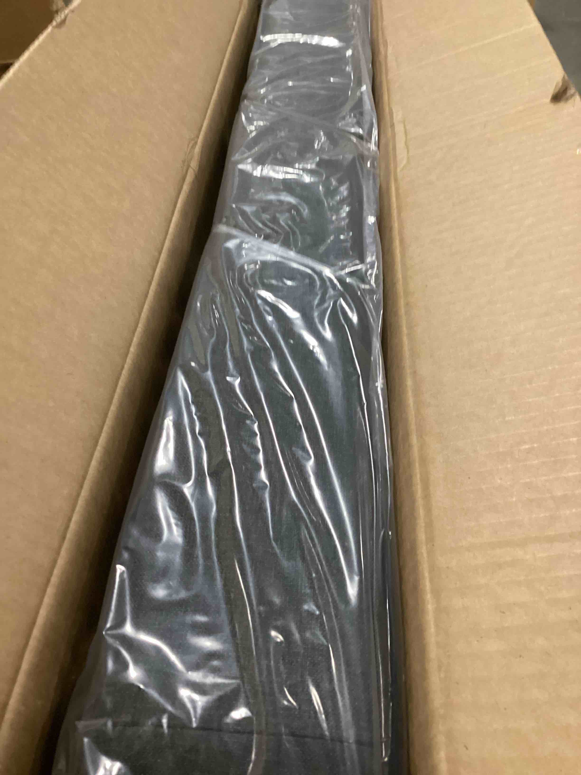 https://s3.amazonaws.com/lotting-images-prod/bidfta/RED6691462_1736265245347.jpeg