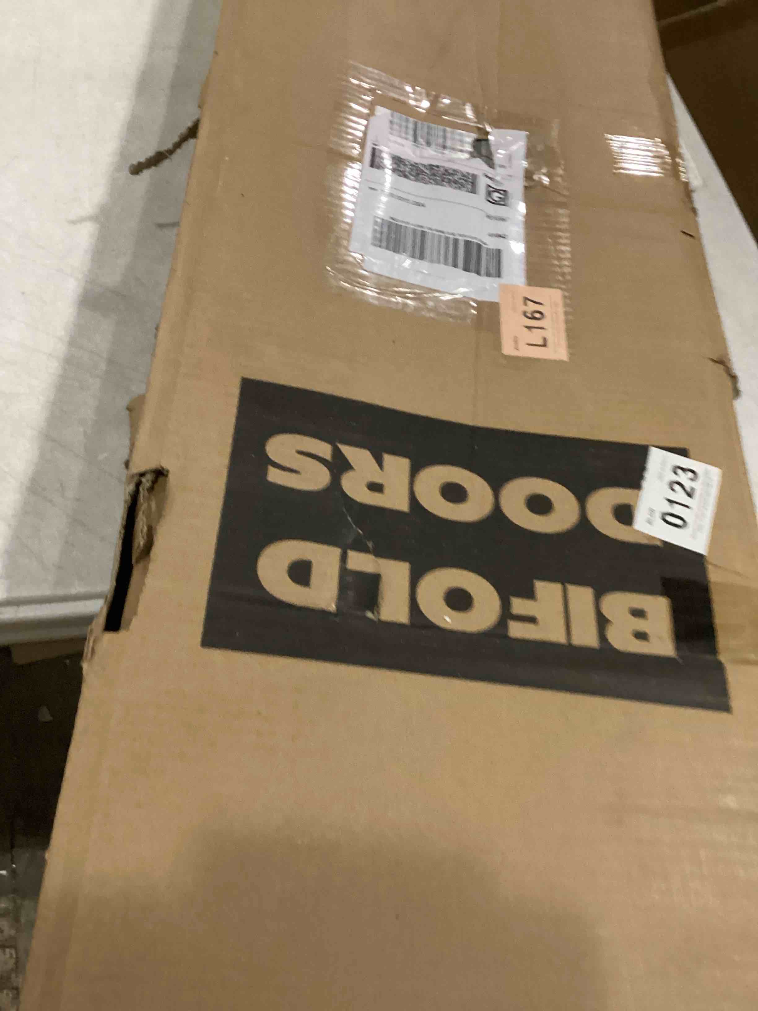 https://s3.amazonaws.com/lotting-images-prod/bidfta/RED6691874_1736869653389.jpeg