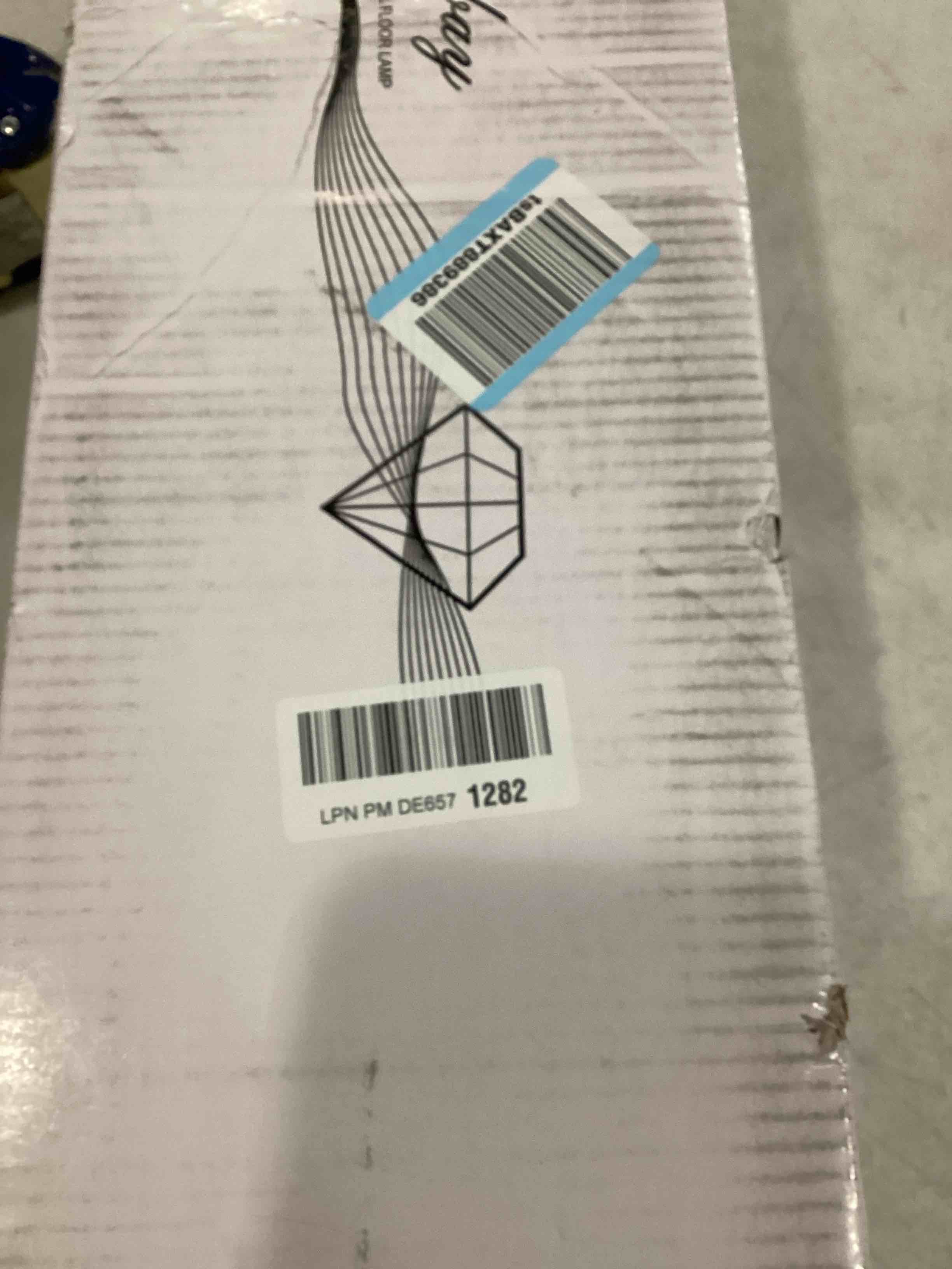 https://s3.amazonaws.com/lotting-images-prod/bidfta/RED6691923_1736882335545.jpeg