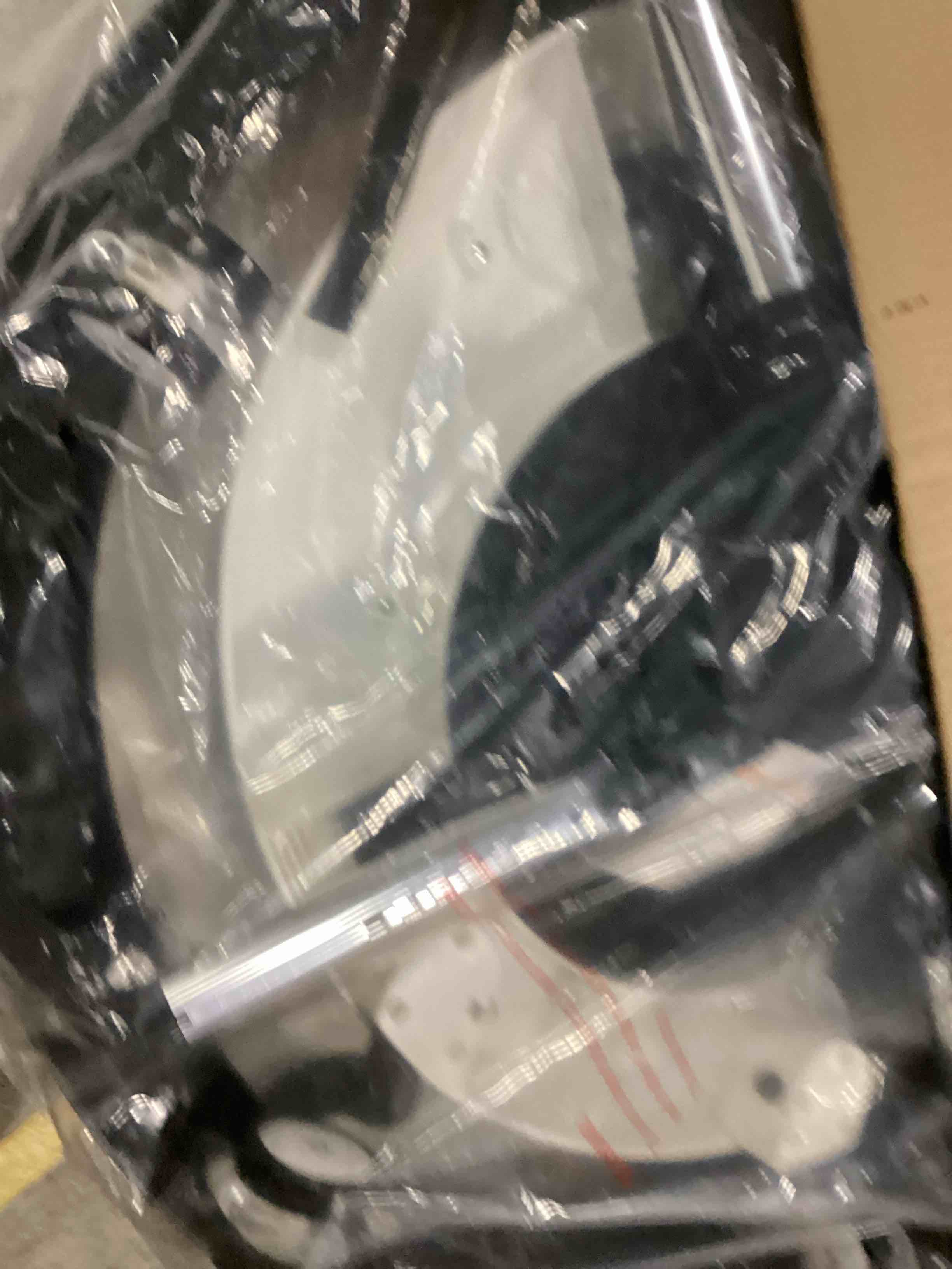 https://s3.amazonaws.com/lotting-images-prod/bidfta/RED6691938_1736884249888.jpeg
