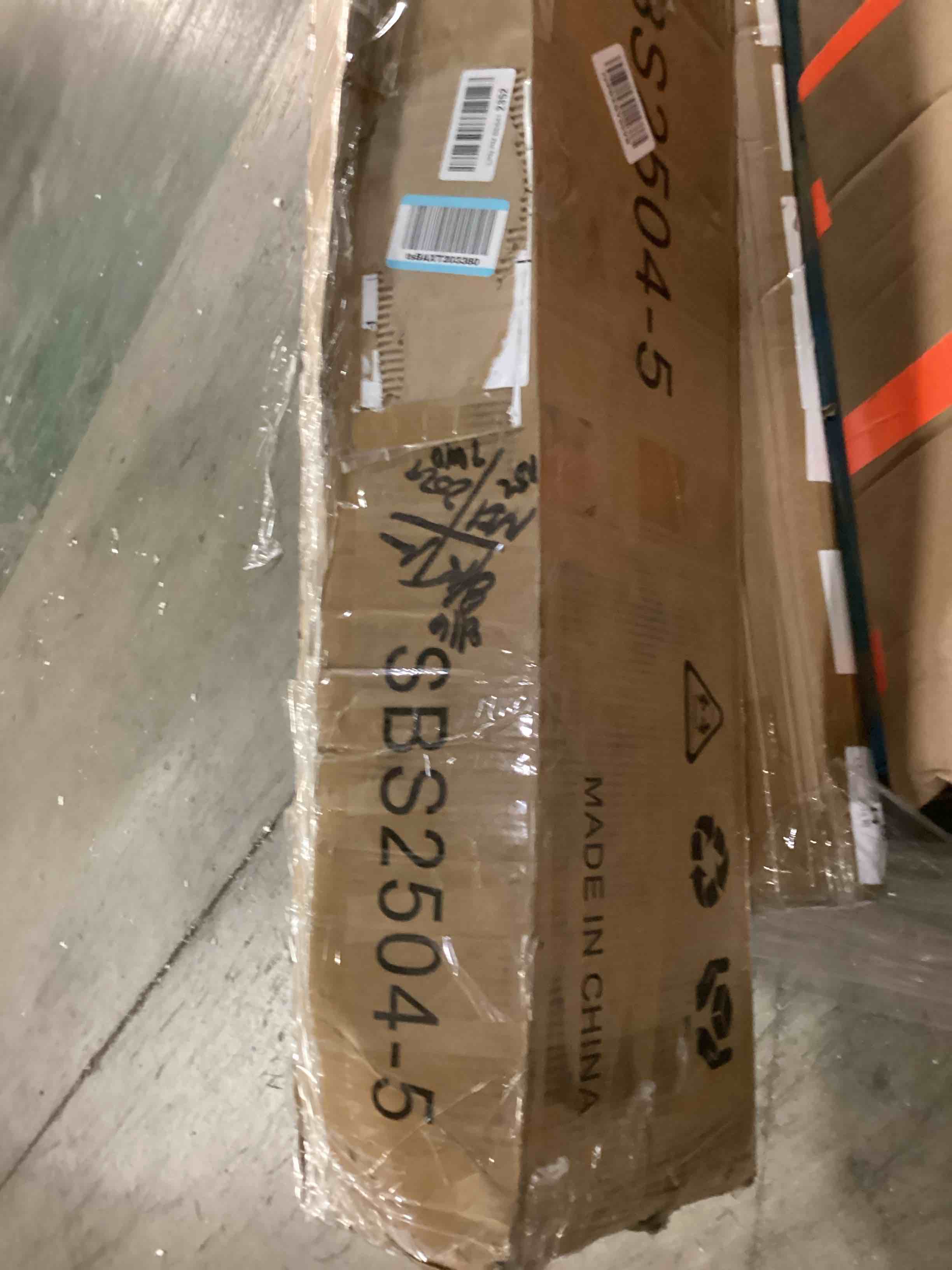 https://s3.amazonaws.com/lotting-images-prod/bidfta/RED6695759_1726751113517.jpeg
