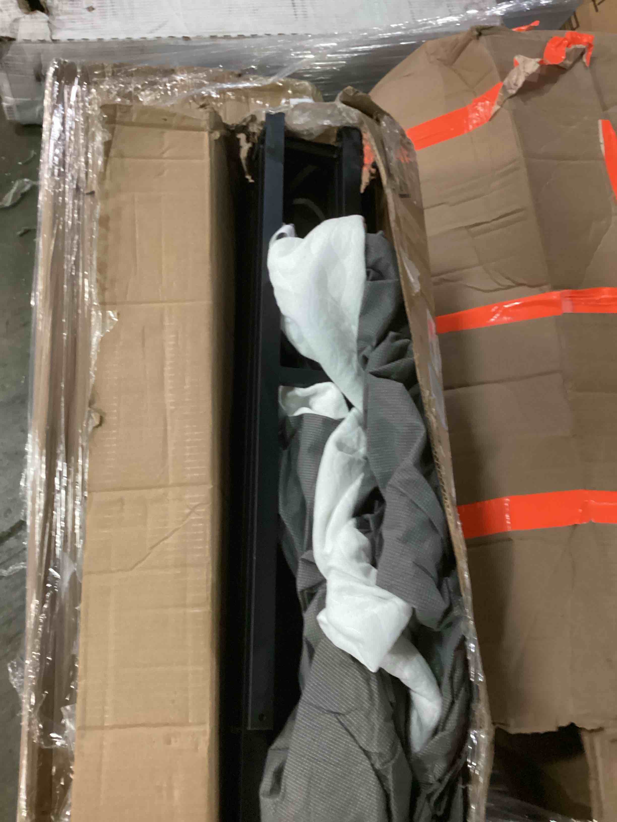 https://s3.amazonaws.com/lotting-images-prod/bidfta/RED6695759_1726751179084.jpeg