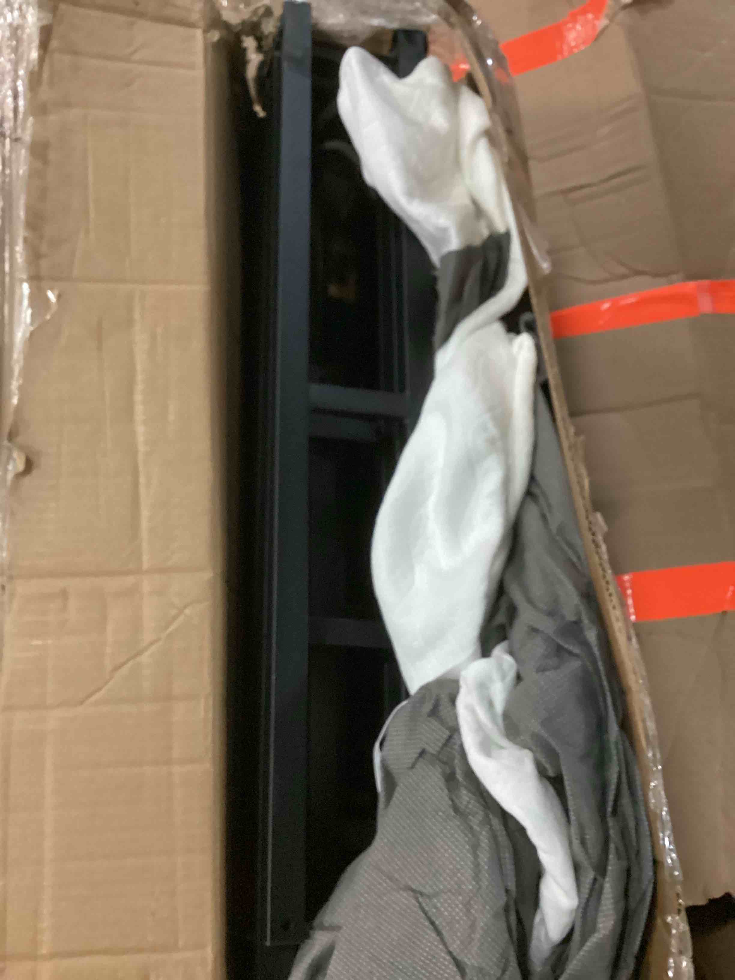 https://s3.amazonaws.com/lotting-images-prod/bidfta/RED6695759_1726751190365.jpeg