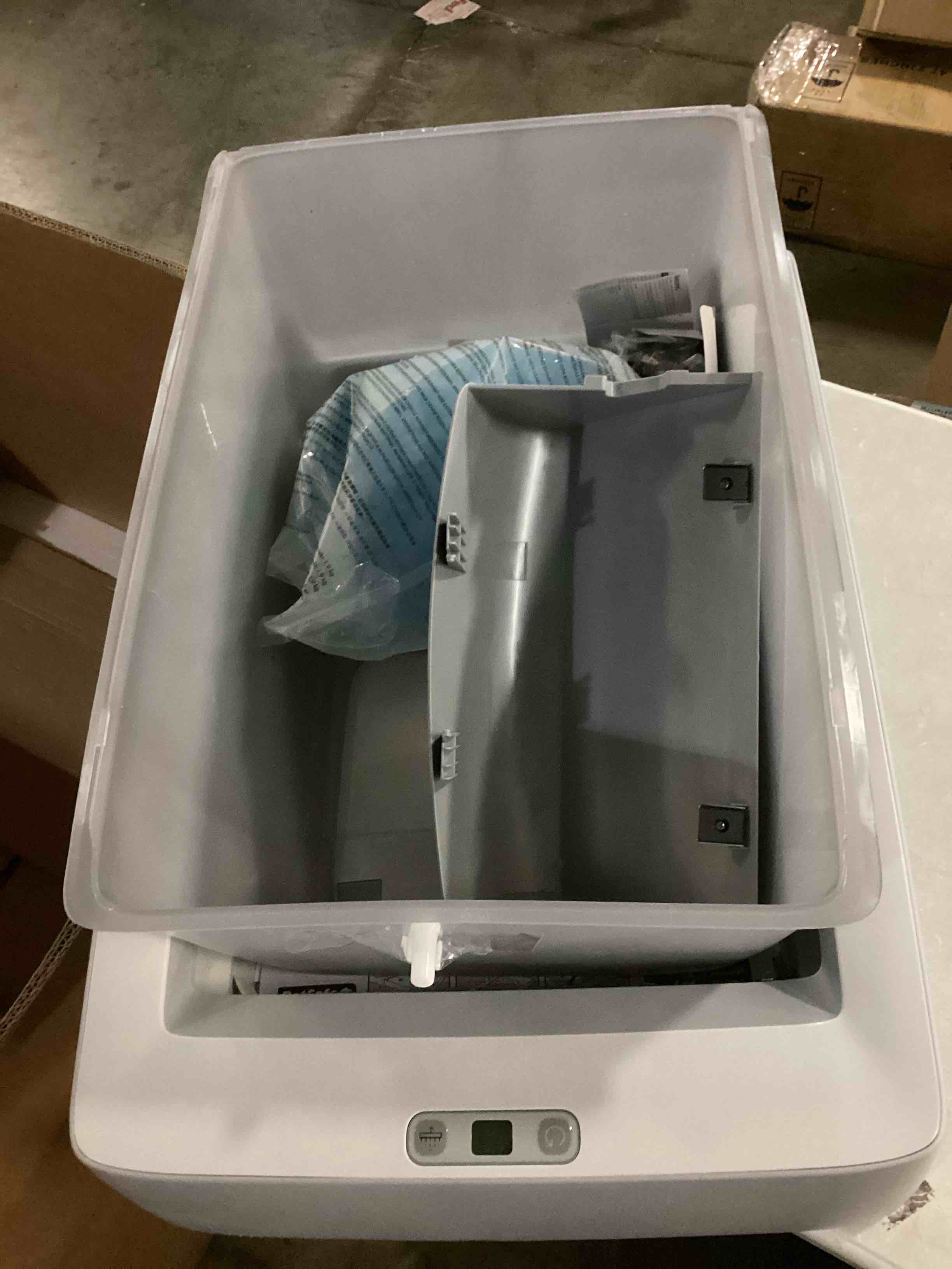 PetSafe ScoopFree Complete Plus SelfCleaning Cat Litter Box with Top