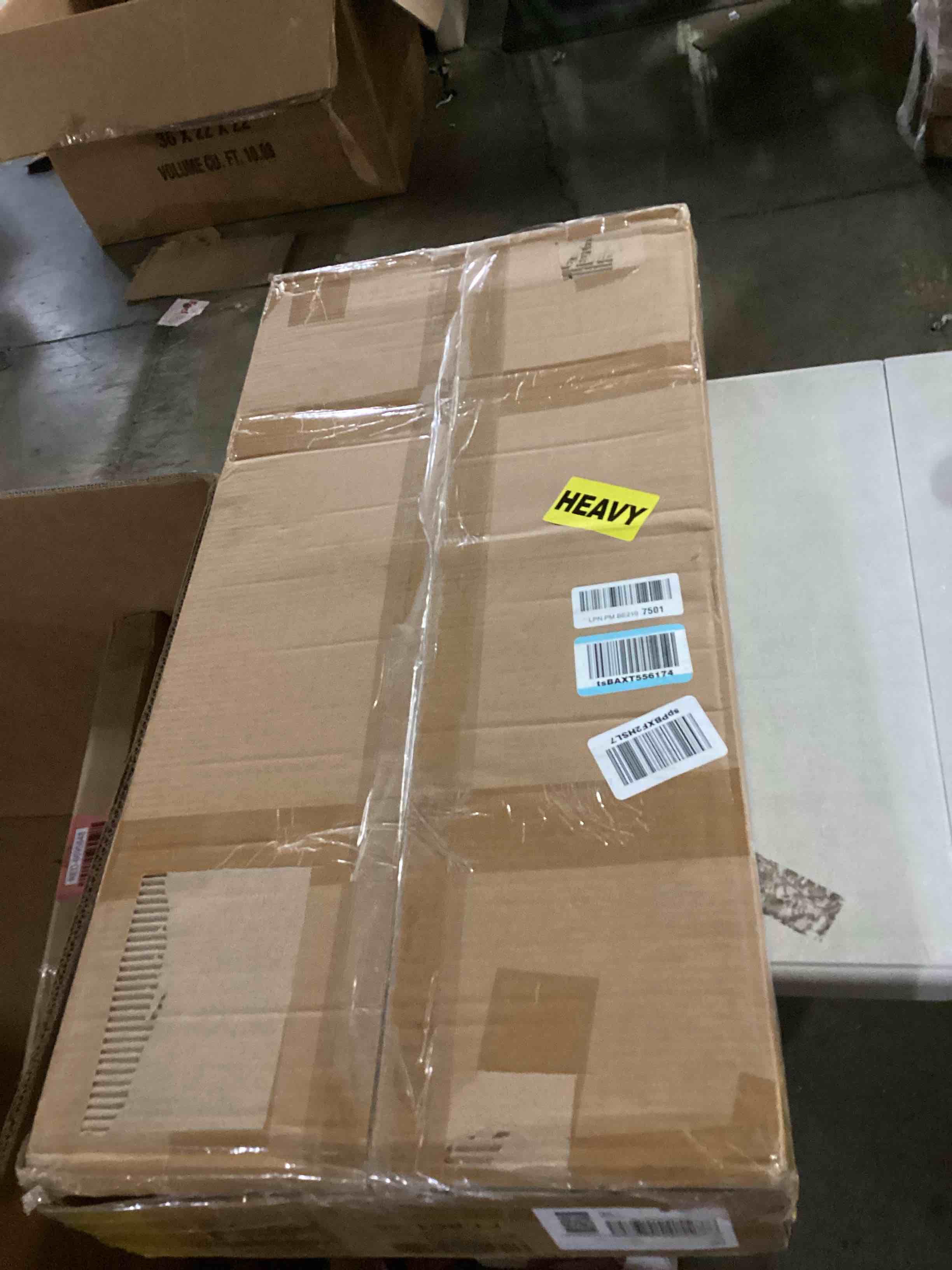 https://s3.amazonaws.com/lotting-images-prod/bidfta/RED6695851_1726830444635.jpeg