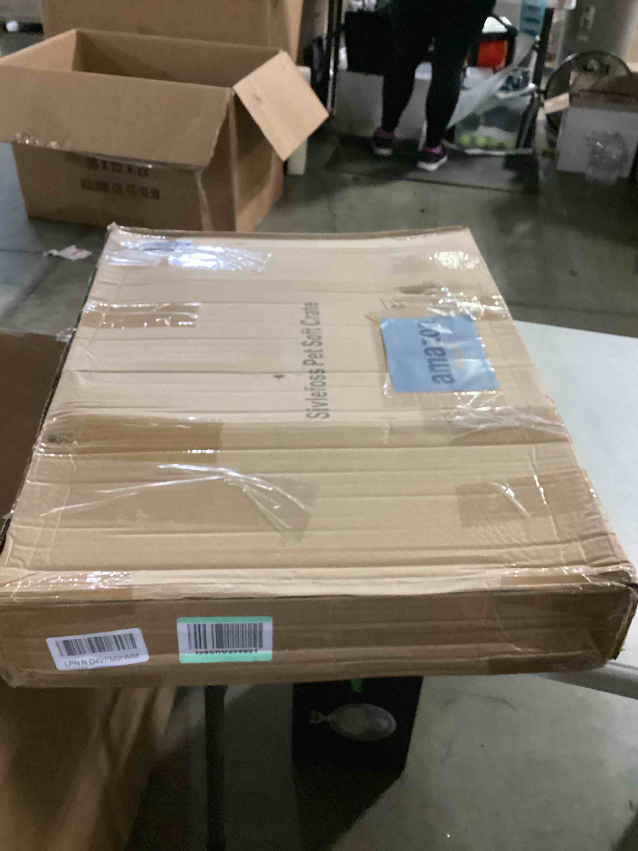https://s3.amazonaws.com/lotting-images-prod/bidfta/RED6696089_1727106983545.jpeg