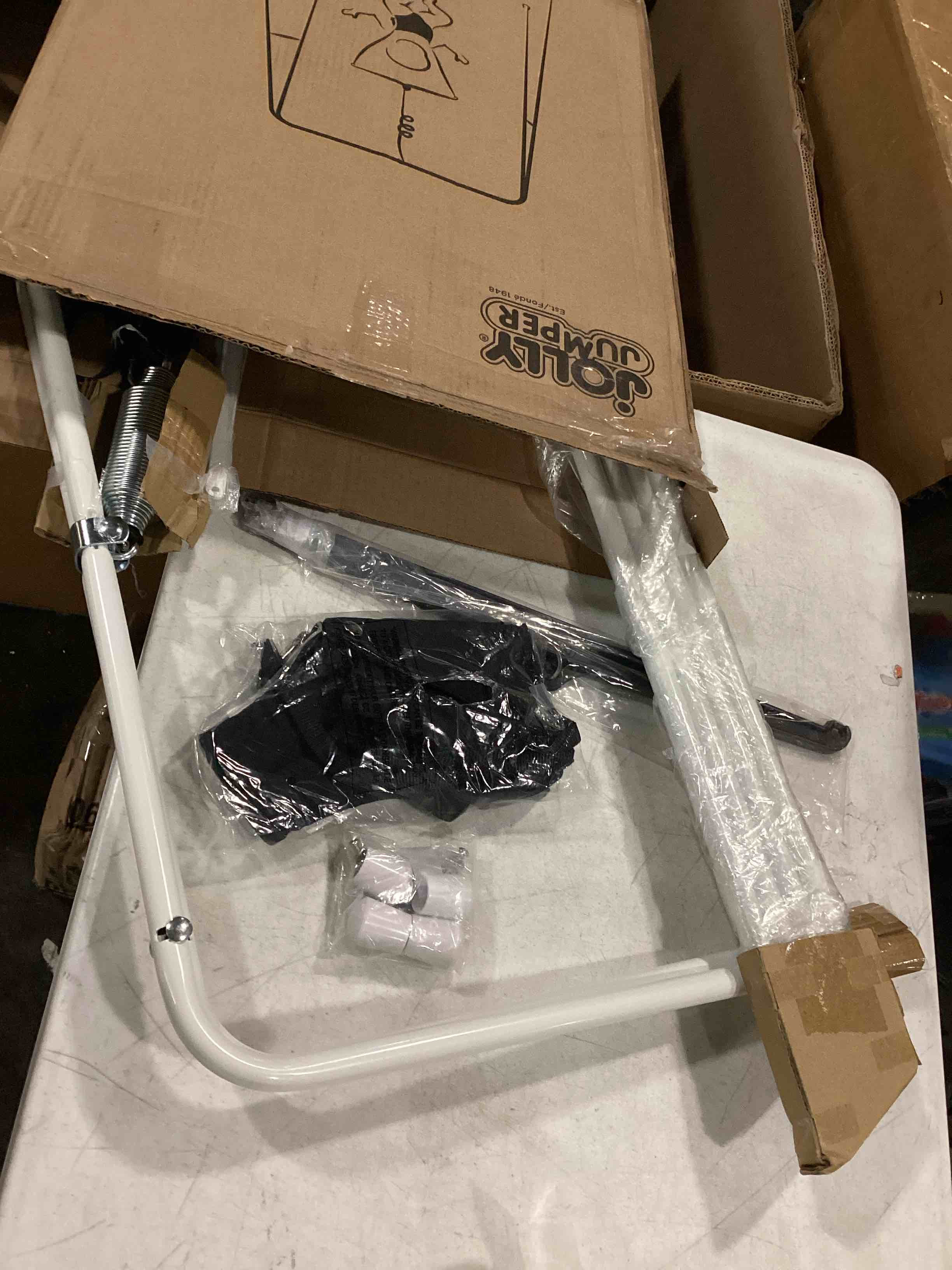 https://s3.amazonaws.com/lotting-images-prod/bidfta/RED6696607_1728572838296.jpeg