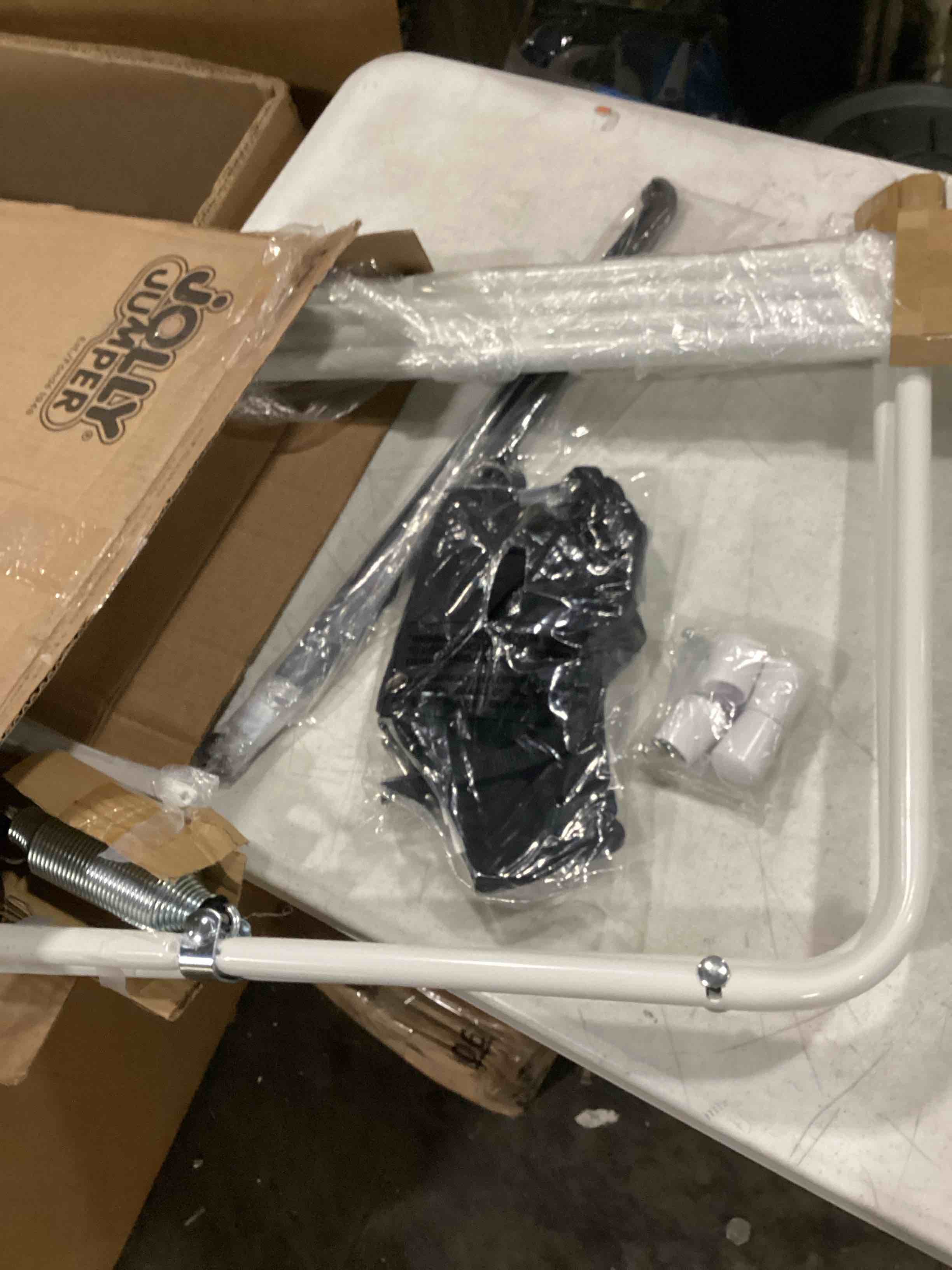 https://s3.amazonaws.com/lotting-images-prod/bidfta/RED6696607_1728572841808.jpeg