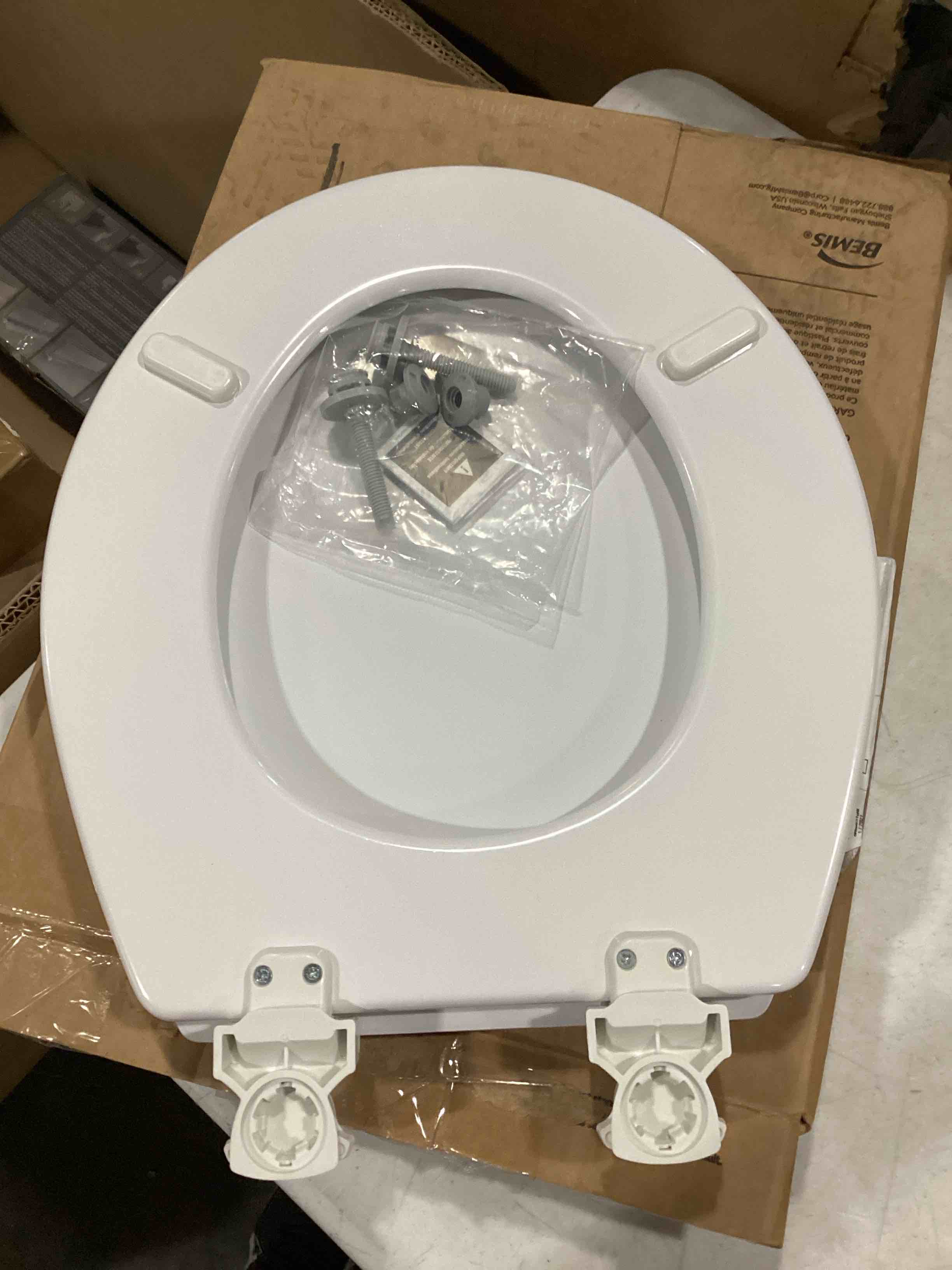 https://s3.amazonaws.com/lotting-images-prod/bidfta/RED6696714_1728653348978.jpeg