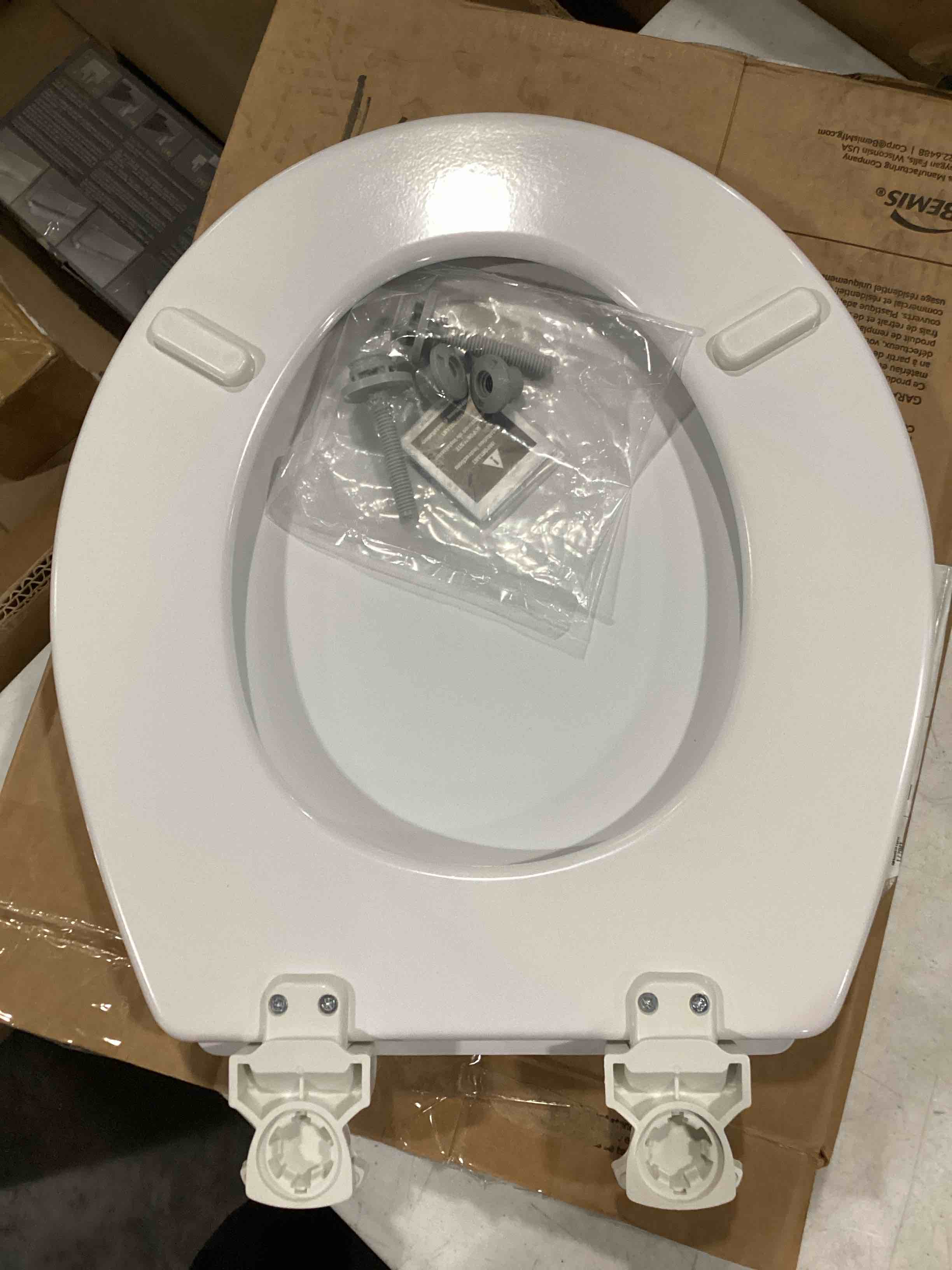 https://s3.amazonaws.com/lotting-images-prod/bidfta/RED6696714_1728653349925.jpeg