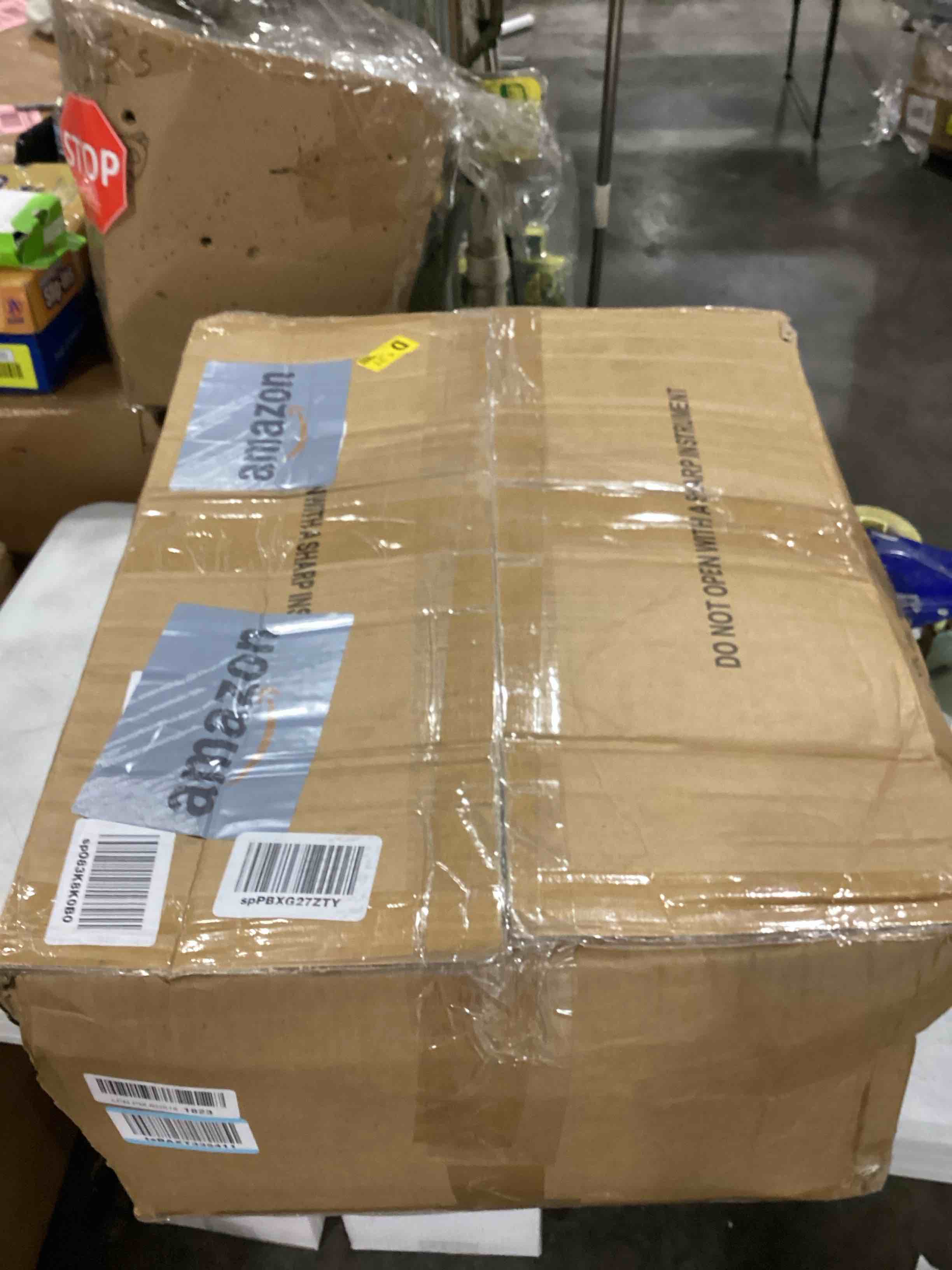 https://s3.amazonaws.com/lotting-images-prod/bidfta/RED6696782_1728666399145.jpeg